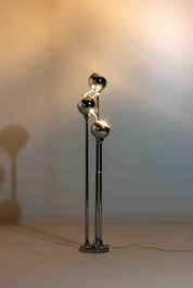 Magnetic_Italian_Ball_Floor_Lamp_in_Chrome,_1970s_Space_Age_Style