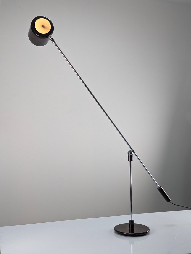Magneto_floor_lamp_by_Gilbert_Watrous_/_H._Fillekes_1950s