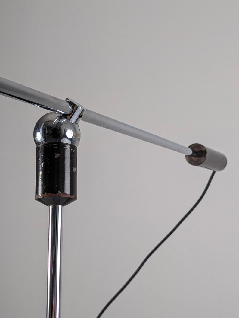 Magneto_floor_lamp_by_Gilbert_Watrous_/_H._Fillekes_1950s