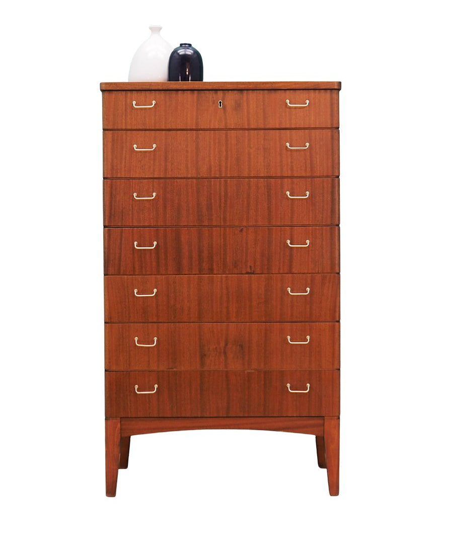 Mahogany_chest_of_drawers,_Scandinavian_design,_1970s,_production:_Denmark