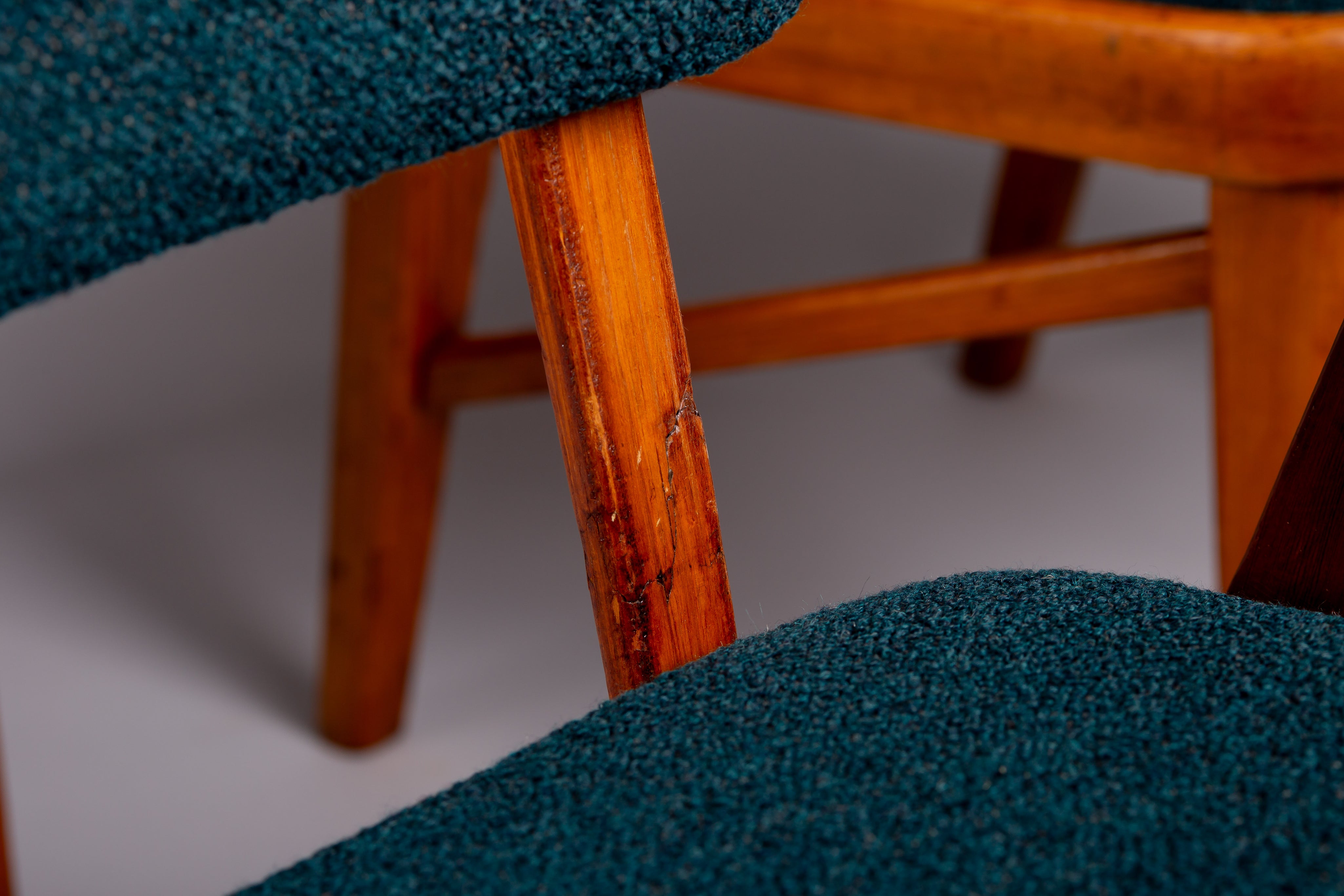Set_of_4_Maija_Taimi_chairs_for_Restaurant_Kestikartano,_Helsinki_1940s