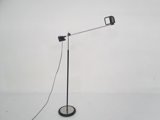 Maniglia_Floor_Lamp_by_De_Pas_D’Urbino_Lomazzi_for_Stilnovo,_1970s
