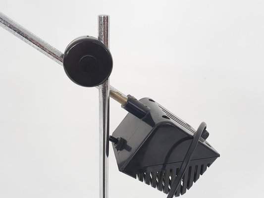 Maniglia_Floor_Lamp_by_De_Pas_D’Urbino_Lomazzi_for_Stilnovo,_1970s
