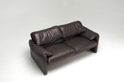 Maralunga_2-seater_Sofa_by_Vico_Magistretti
