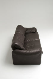 Maralunga_2-seater_Sofa_by_Vico_Magistretti