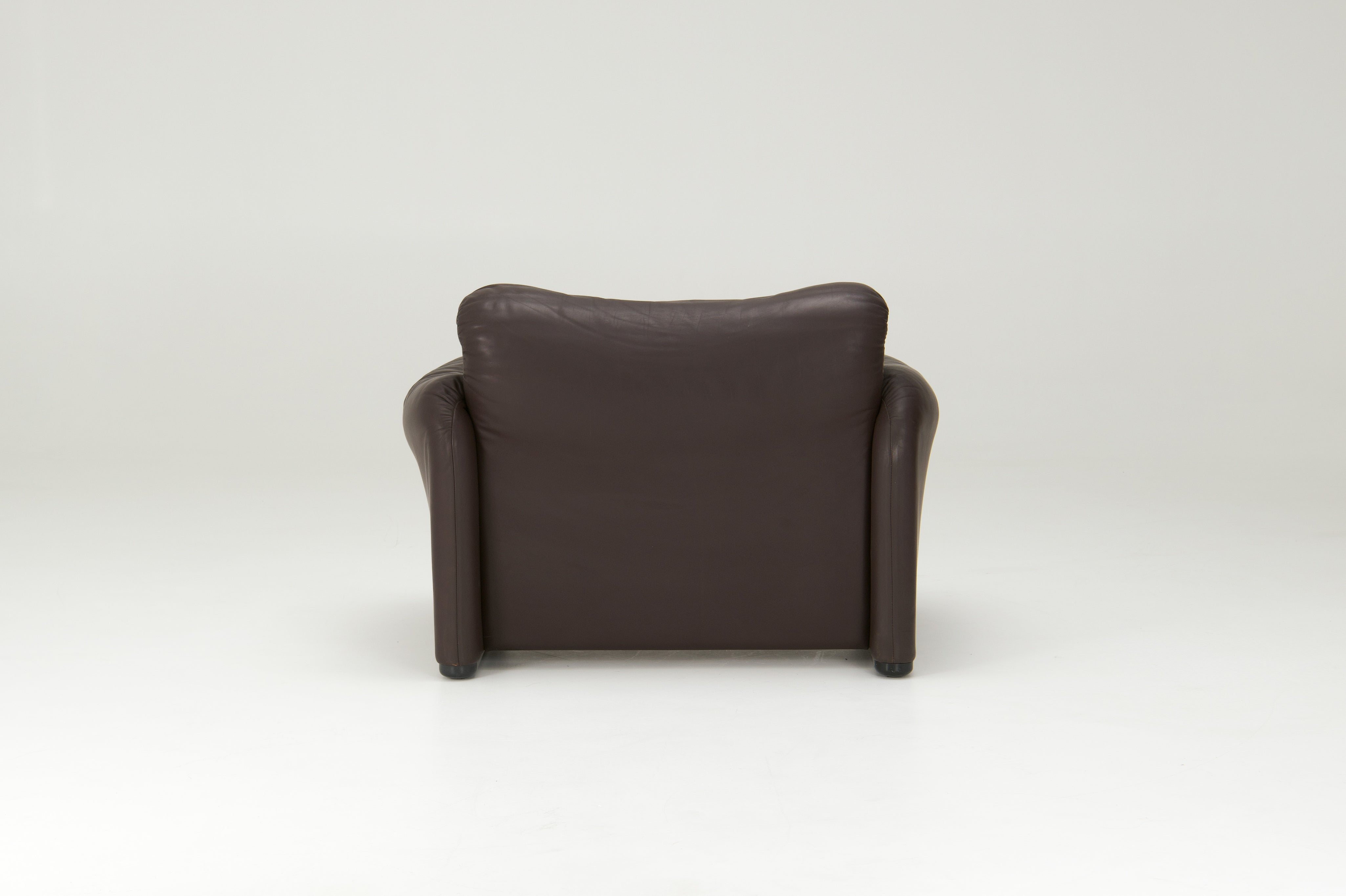 1970s_Maralunga_Leather_Armchair_by_Vico_Magistretti_for_Cassina,_Italy