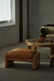 Maralunga_Leather_Ottoman_by_Vico_Magistretti_for_Cassina,_Italian_Modern_Design