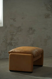 Maralunga_Leather_Ottoman_by_Vico_Magistretti_for_Cassina,_Italian_Modern_Design