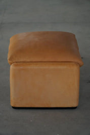 Maralunga_Leather_Ottoman_by_Vico_Magistretti_for_Cassina,_Italian_Modern_Design