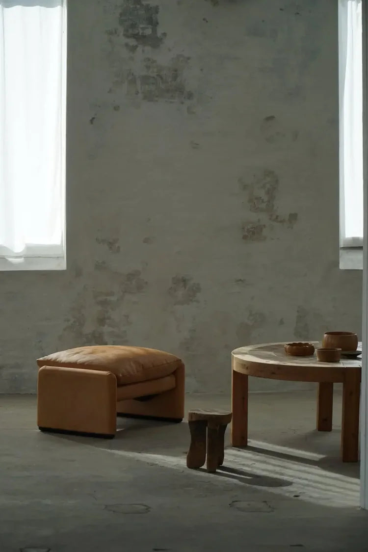 Maralunga_Leather_Ottoman_by_Vico_Magistretti_for_Cassina,_Italian_Modern_Design