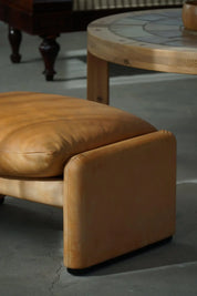 Maralunga_Leather_Ottoman_by_Vico_Magistretti_for_Cassina,_Italian_Modern_Design