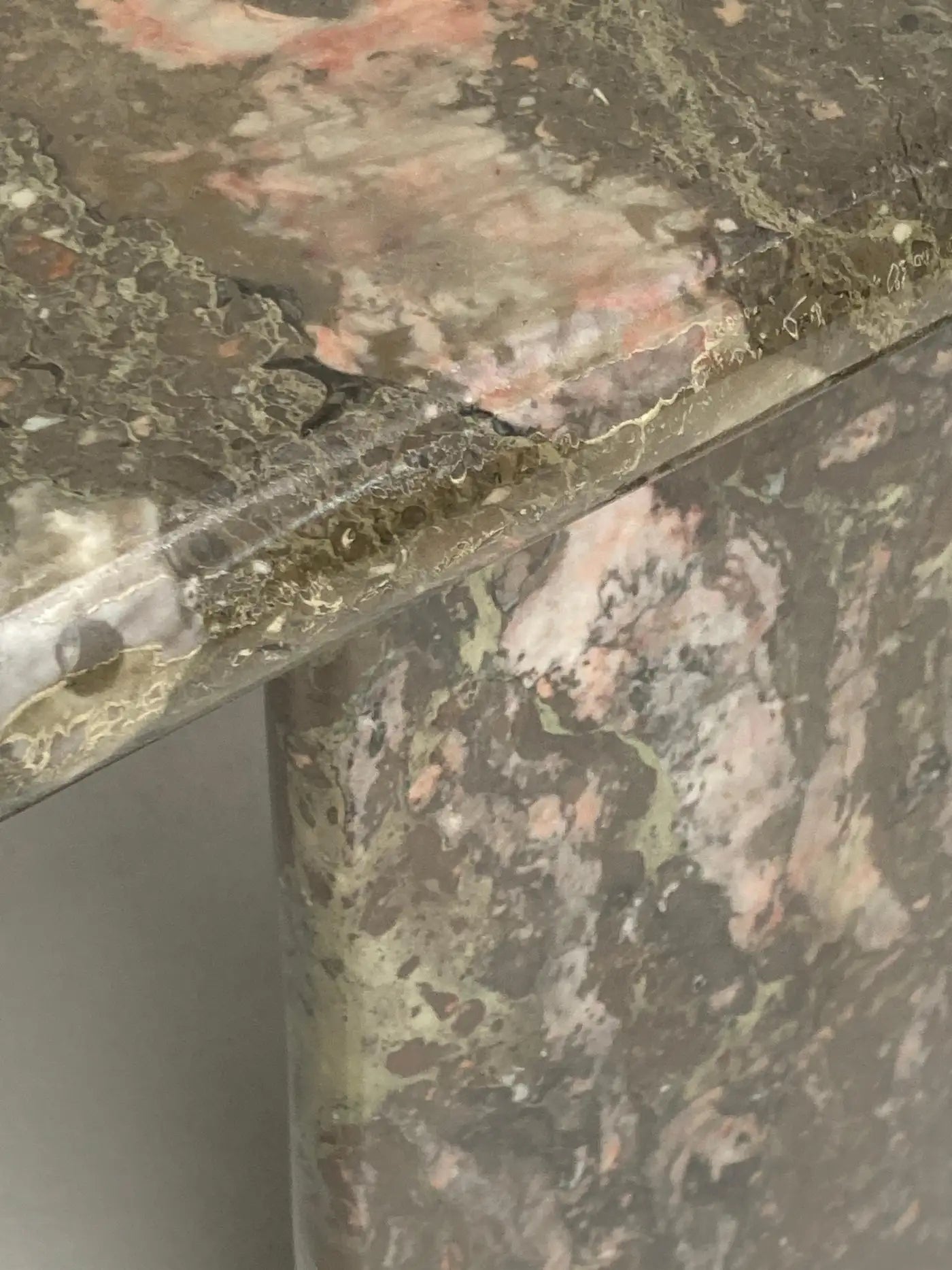 Marble_Coffee_Table_in_the_Style_of_Angelo_Mangiarotti,_1980s,_Italy