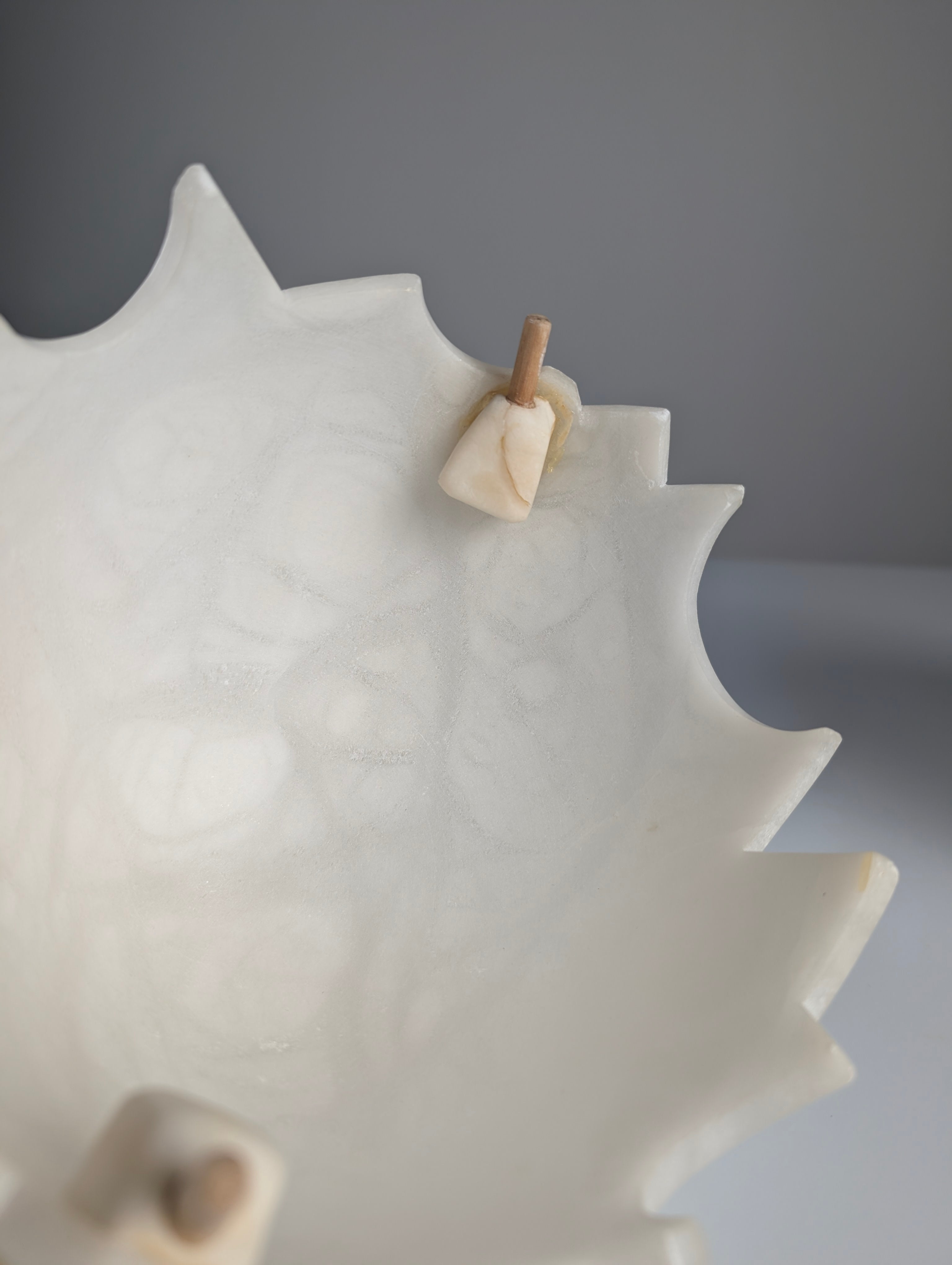 Postmodern_Alabaster_Egg_Table_Lamp_by_Marco_Ricciardi,_Handmade_in_Italy,_1980s
