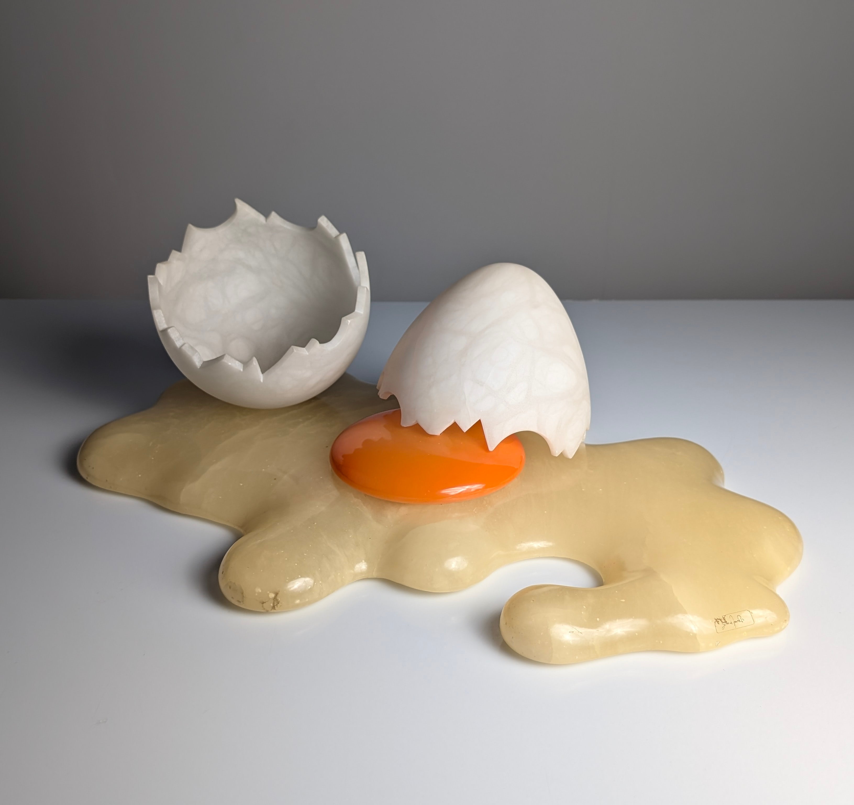 Postmodern_Alabaster_Egg_Table_Lamp_by_Marco_Ricciardi,_Handmade_in_Italy,_1980s