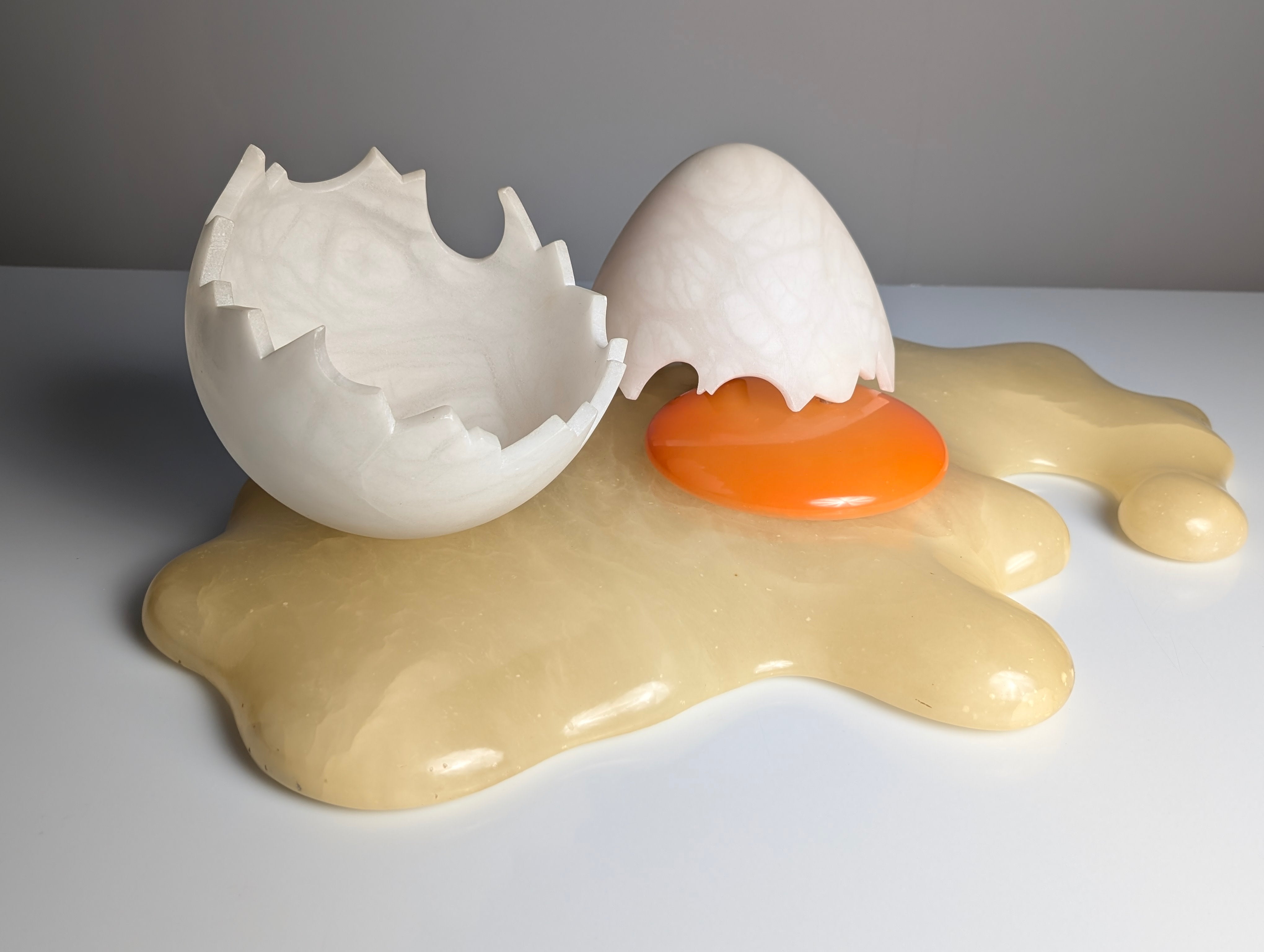 Postmodern_Alabaster_Egg_Table_Lamp_by_Marco_Ricciardi,_Handmade_in_Italy,_1980s