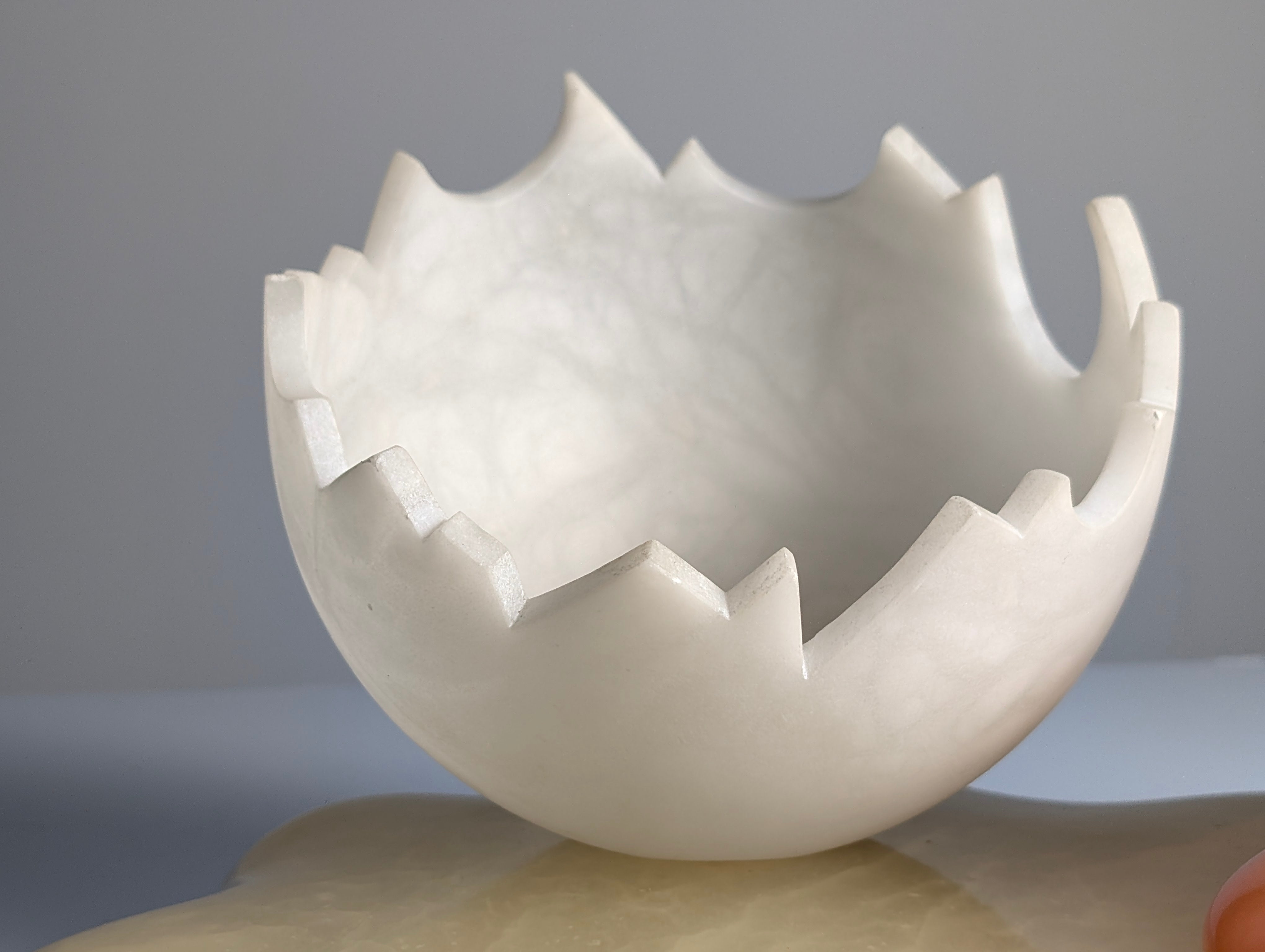 Postmodern_Alabaster_Egg_Table_Lamp_by_Marco_Ricciardi,_Handmade_in_Italy,_1980s