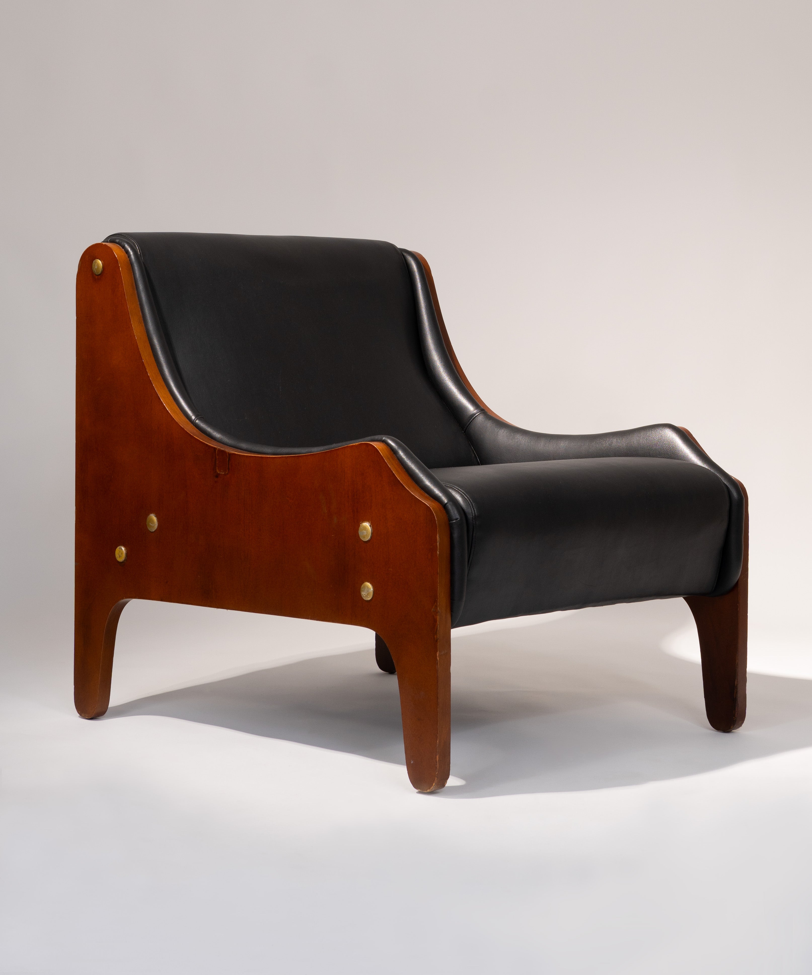 Marco_Zanuso_“Milord”_Armchair_in_Black_Skai_for_Arflex,_1957