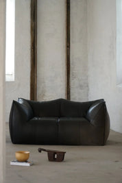 Mario_Bellini_Le_Bambole_Leather_Sofa_for_B&B_Italia,_Italy_1970s