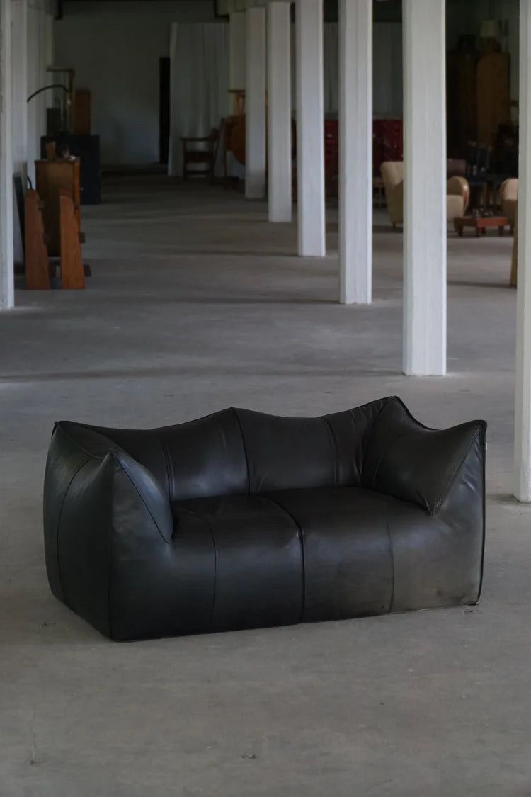 Mario_Bellini_Le_Bambole_Leather_Sofa_for_B&B_Italia,_Italy_1970s