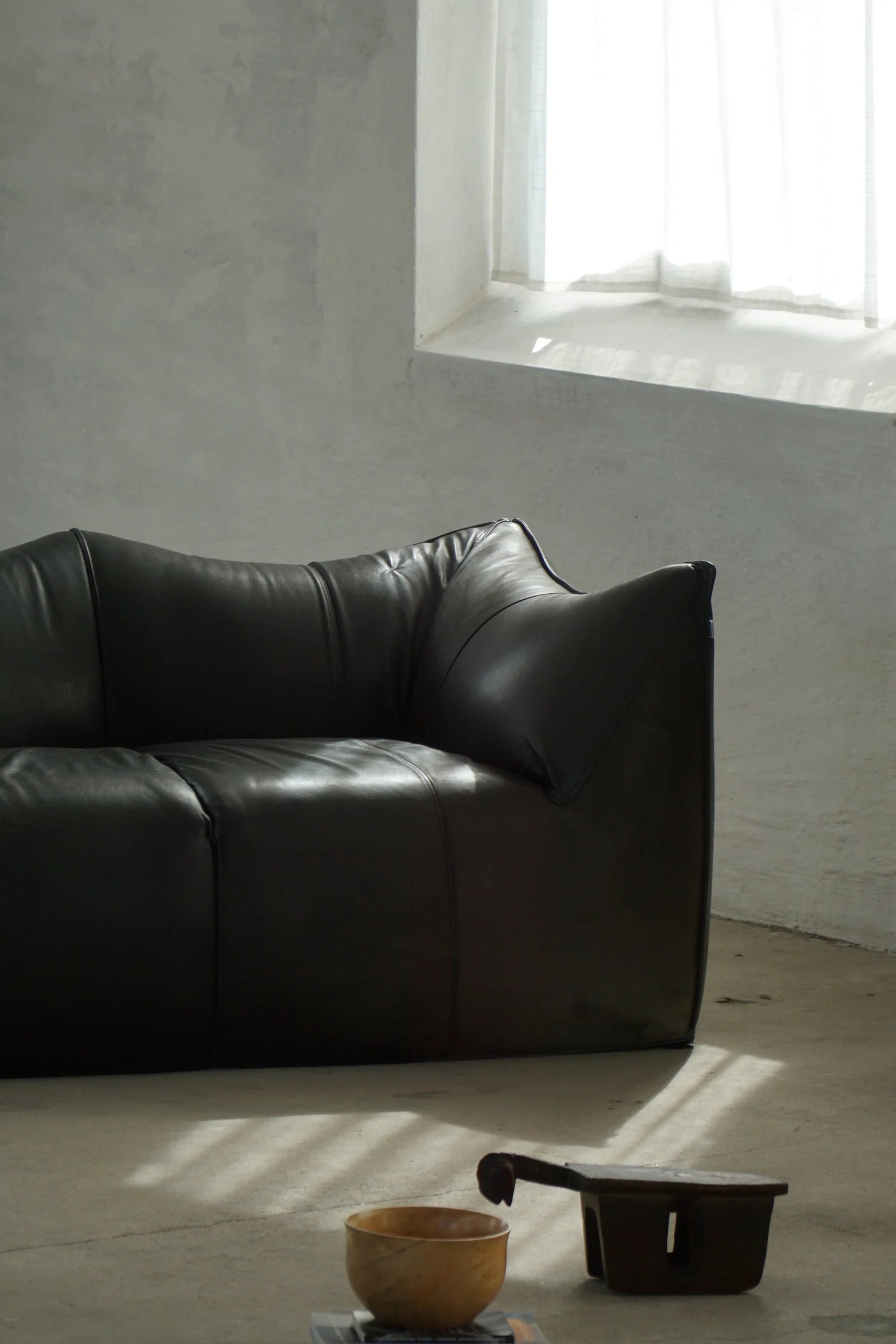 Mario_Bellini_Le_Bambole_Leather_Sofa_for_B&B_Italia,_Italy_1970s