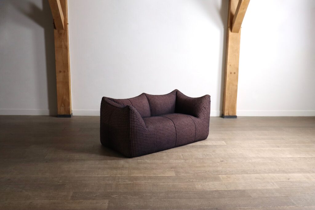 Mario_Bellini_“Le_Bambole”_Sofa_for_B&B_Italia,_1970s