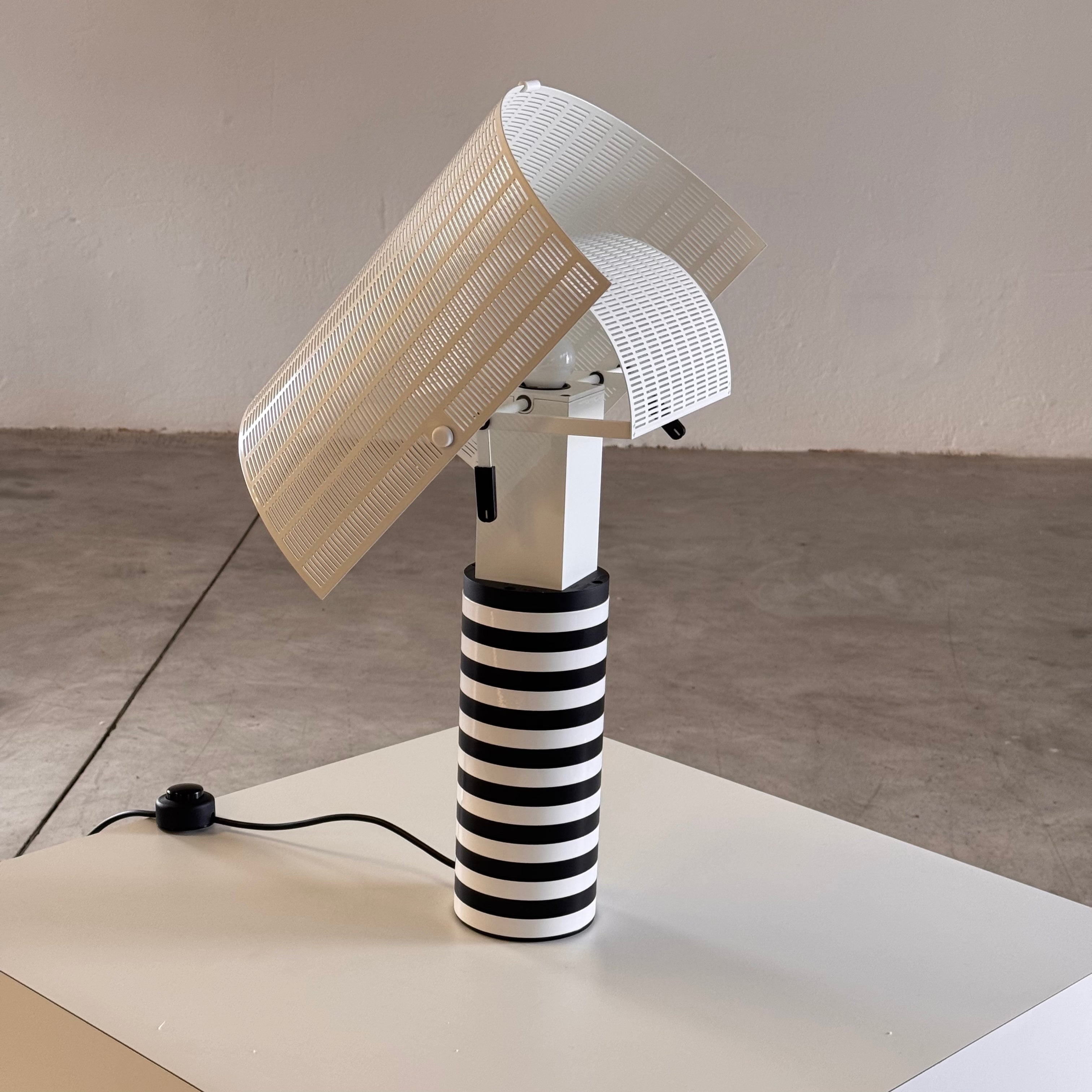 Mario_Botta_‘Shogun’_Table_Lamp_for_Artemide_from_1986