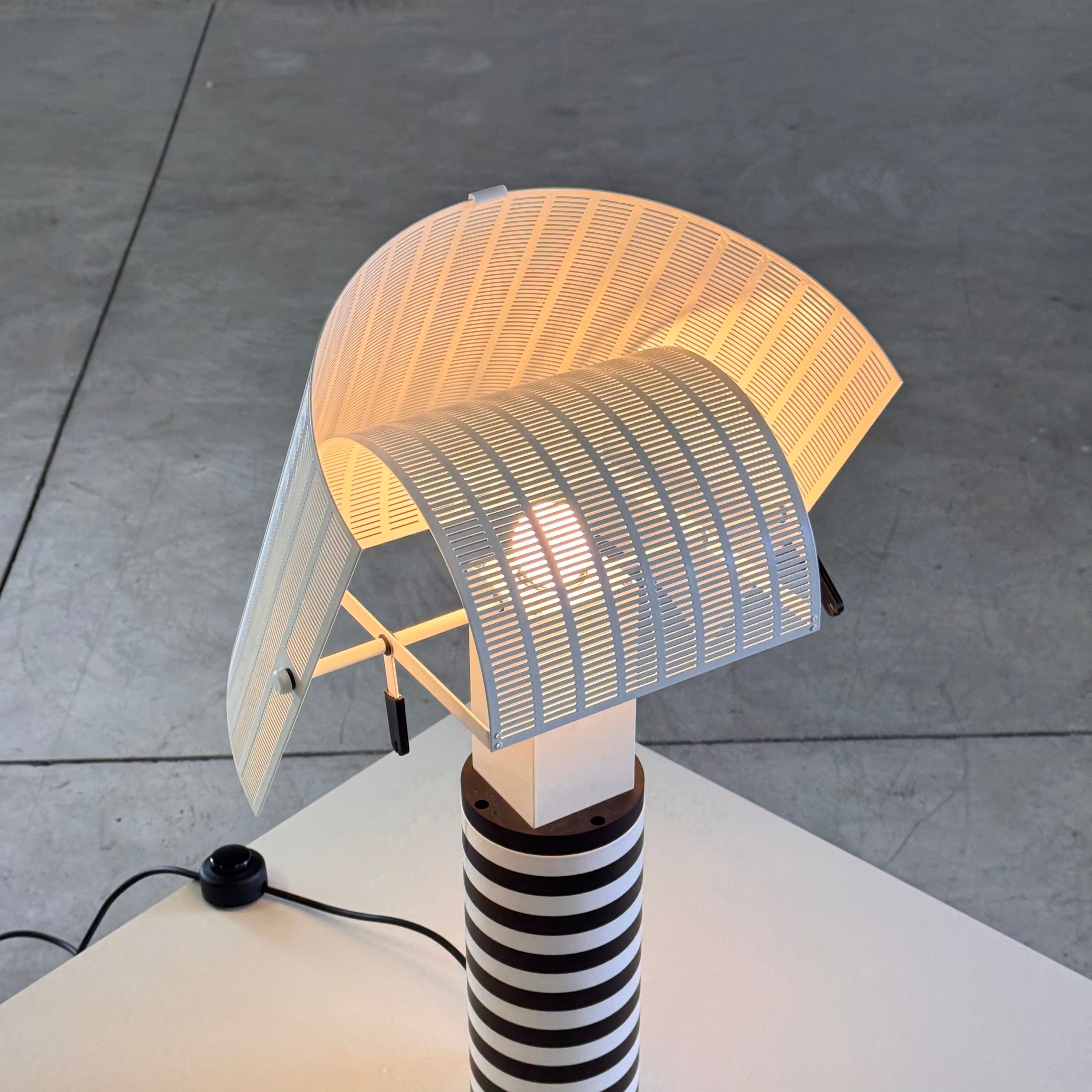 Mario_Botta_‘Shogun’_Table_Lamp_for_Artemide_from_1986