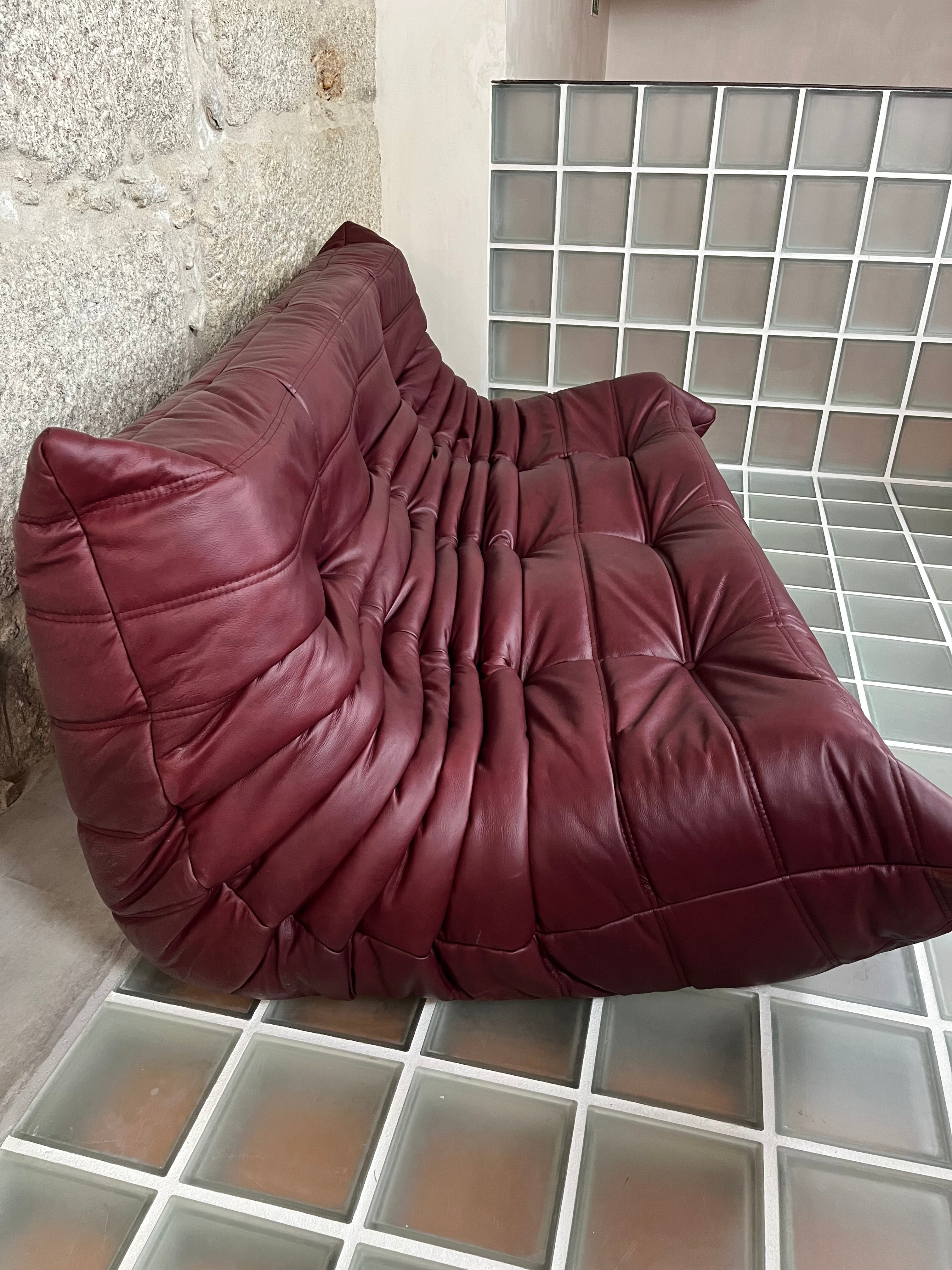 Set_of_5_Maroon_Leather_Togo_Sofa_Set_by_Michel_Ducaroy_for_Ligne_Roset