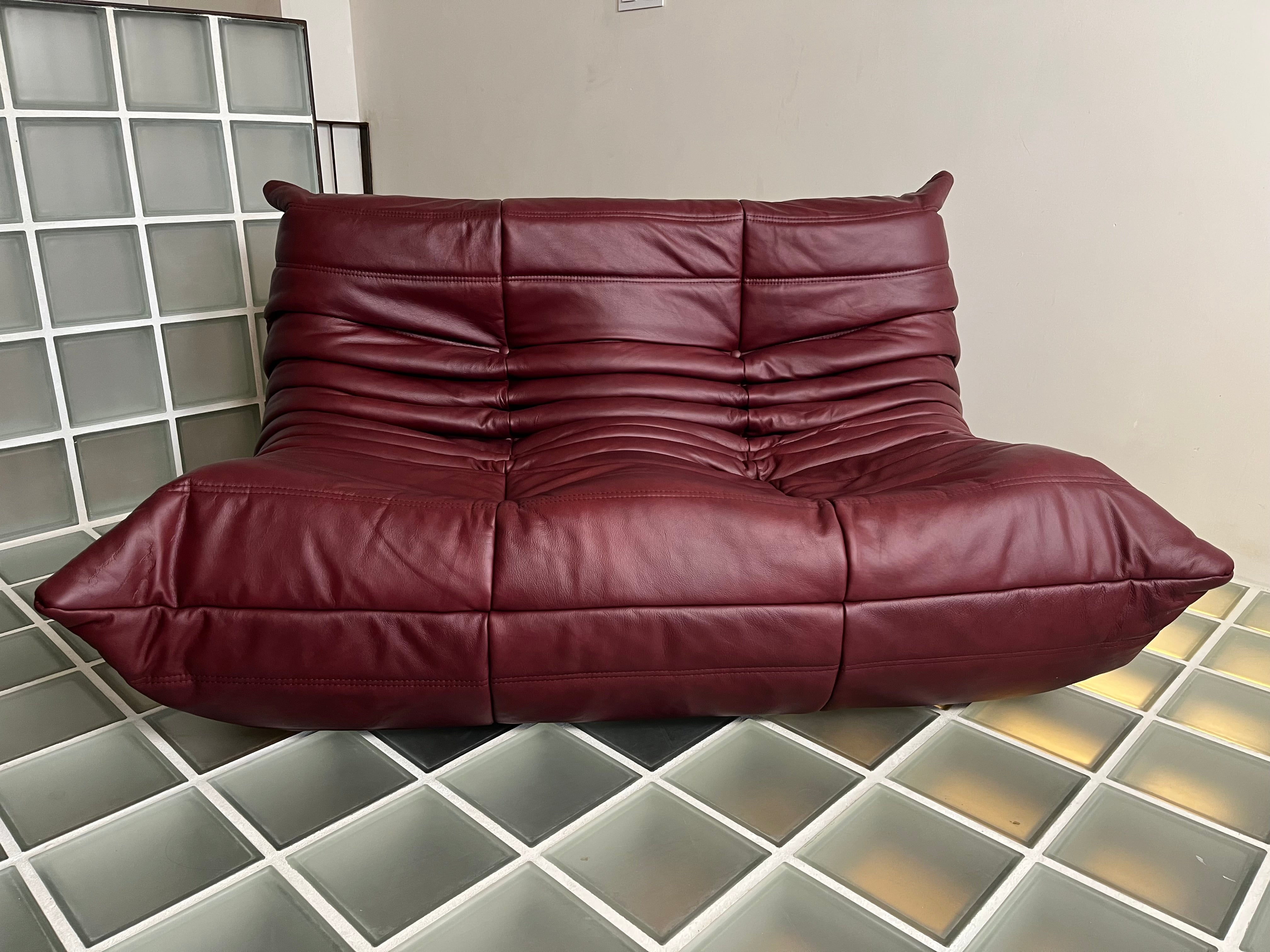 Set_of_5_Maroon_Leather_Togo_Sofa_Set_by_Michel_Ducaroy_for_Ligne_Roset