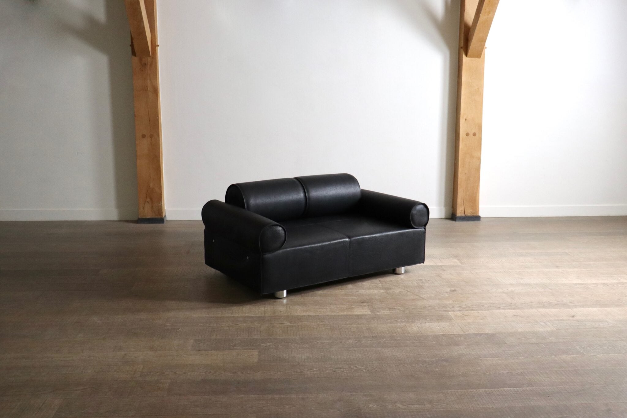 Marzio_Cecchi_Sofa_Daybed_in_Buffalo_Leather,_Italy_1970s