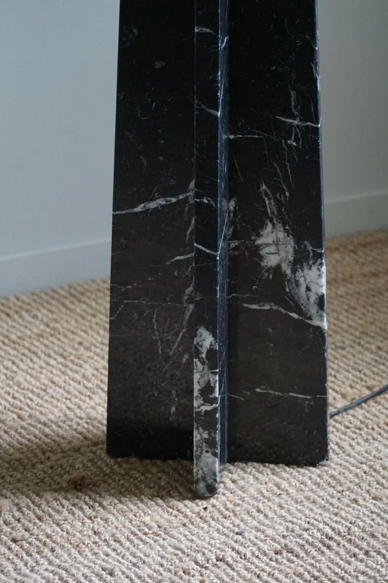 Massimo_&_Lella_Vignelli,_Floor_Lamp_in_Copper_&_Marble,_Wagneriana,_Italy,_1986