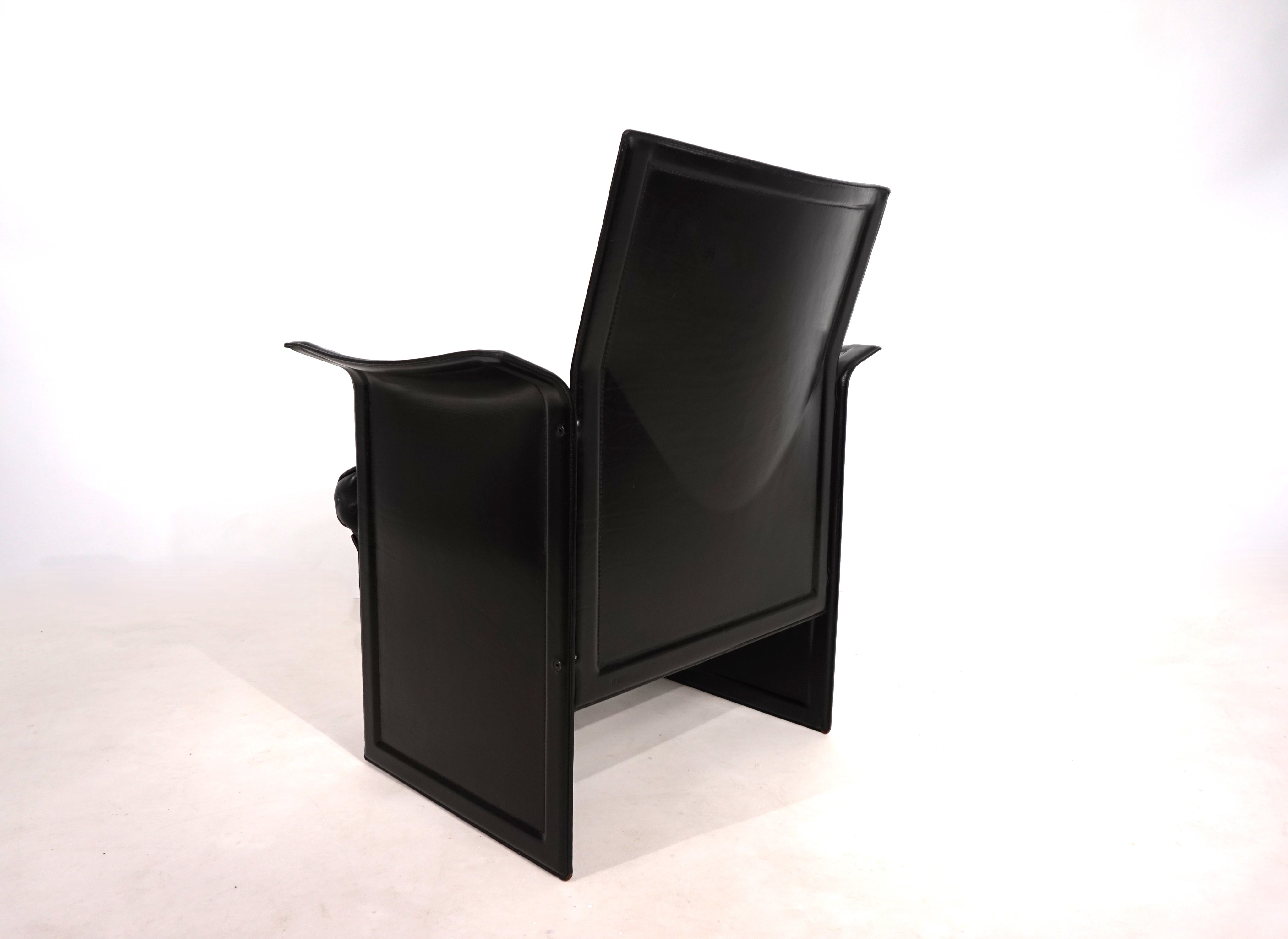 Matteo_Grassi_Korium_leather_lounge_chair_by_Tito_Agnoli,_1980