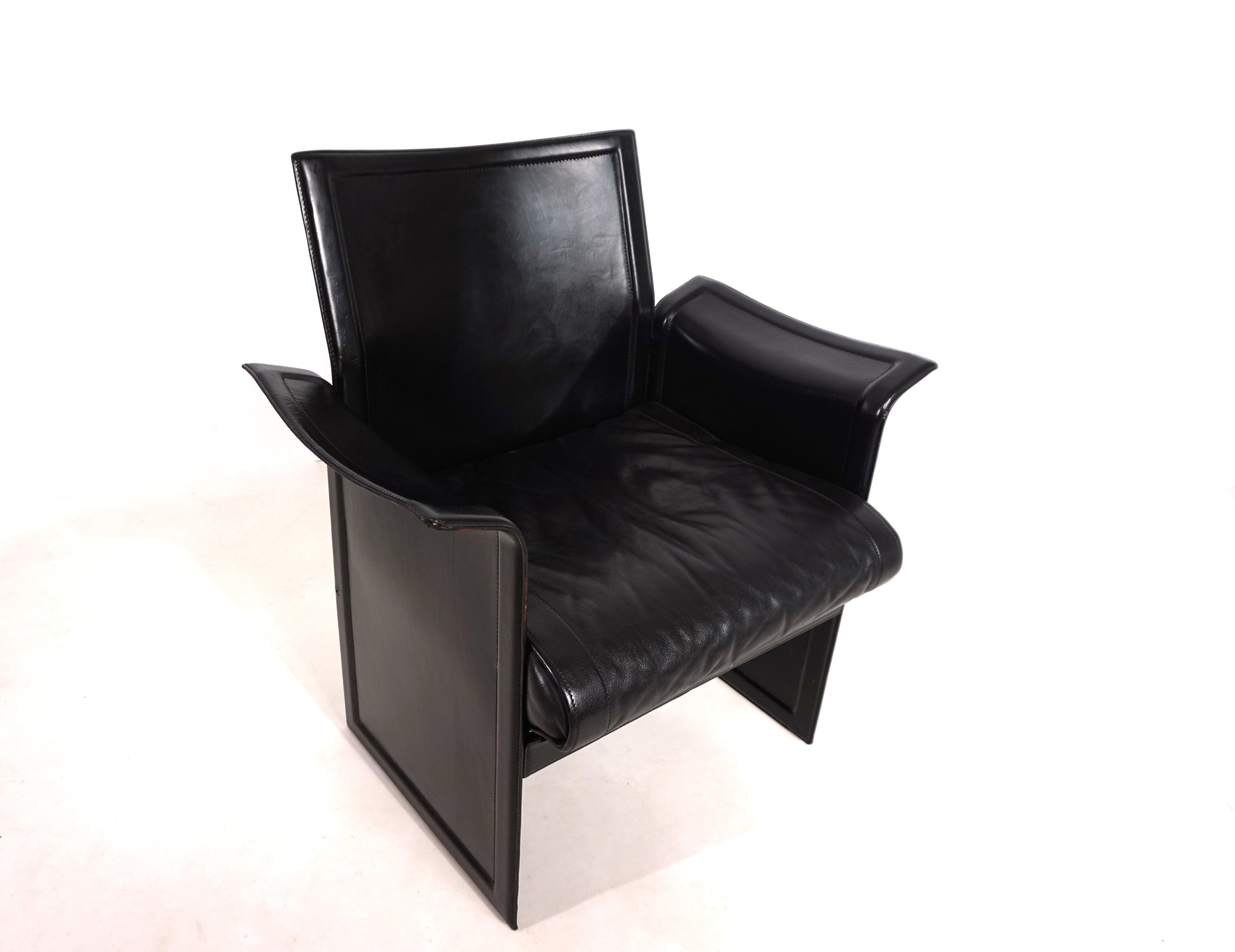 Matteo_Grassi_Korium_leather_lounge_chair_by_Tito_Agnoli,_1980