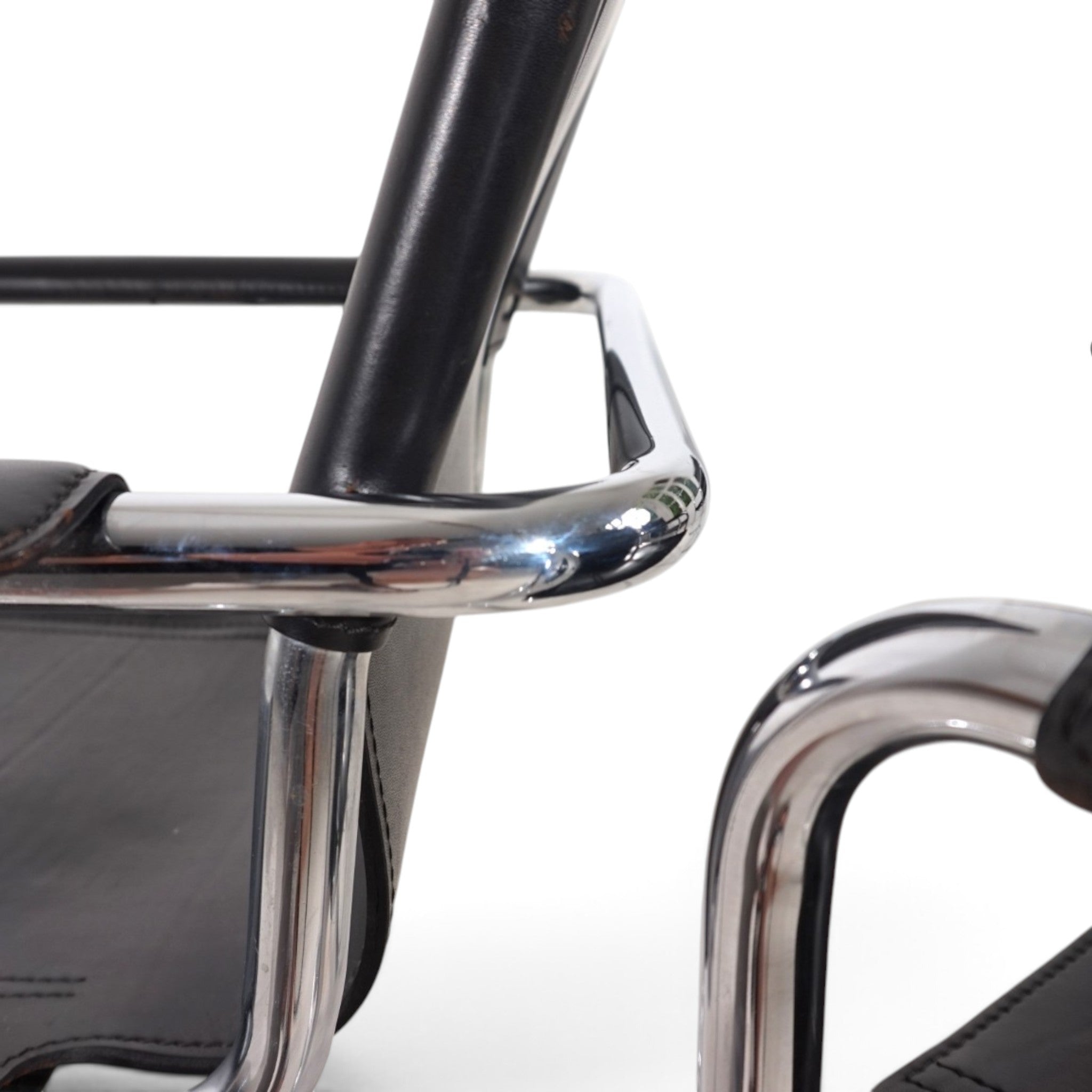 Set_of_4_Visitor_Chairs_by_Matteo_Grassi,_Black_Saddle_Leather_and_Chrome,_Italy