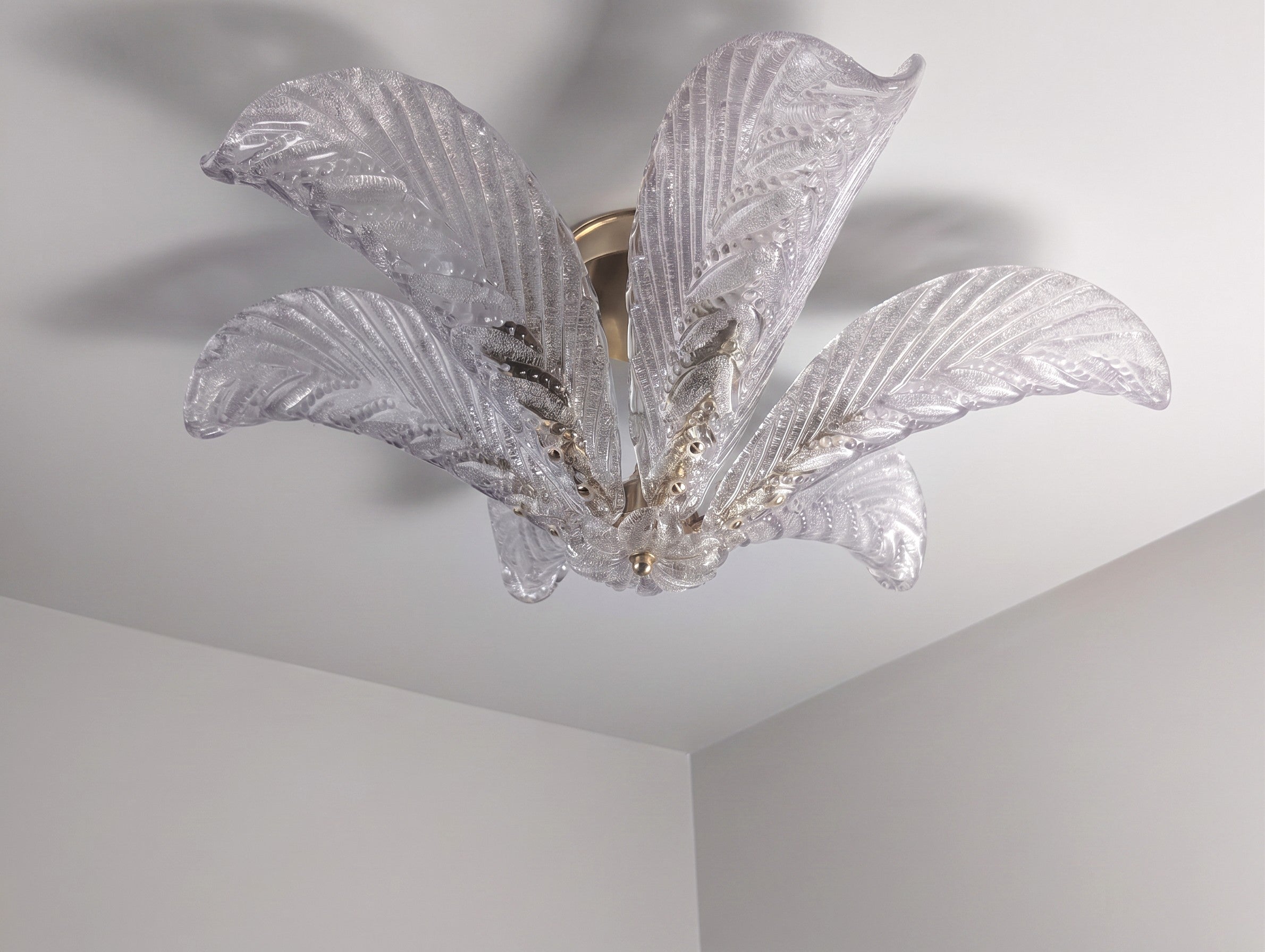 Palm_Leaf_Flush_Mount_Ceiling_Light_by_Mazzega,_Murano_Glass_and_Brass,_Italy,_1960s