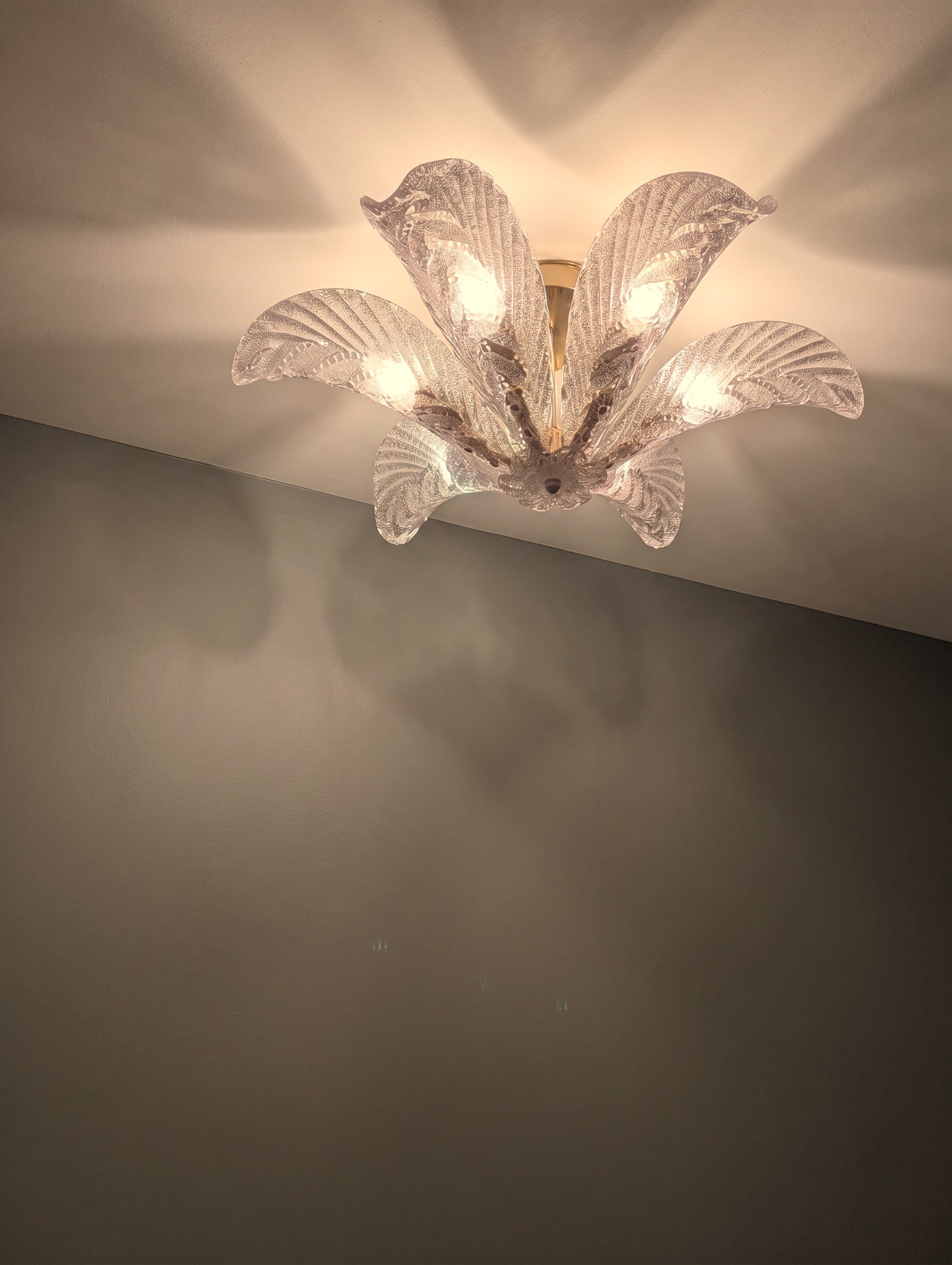 Palm_Leaf_Flush_Mount_Ceiling_Light_by_Mazzega,_Murano_Glass_and_Brass,_Italy,_1960s