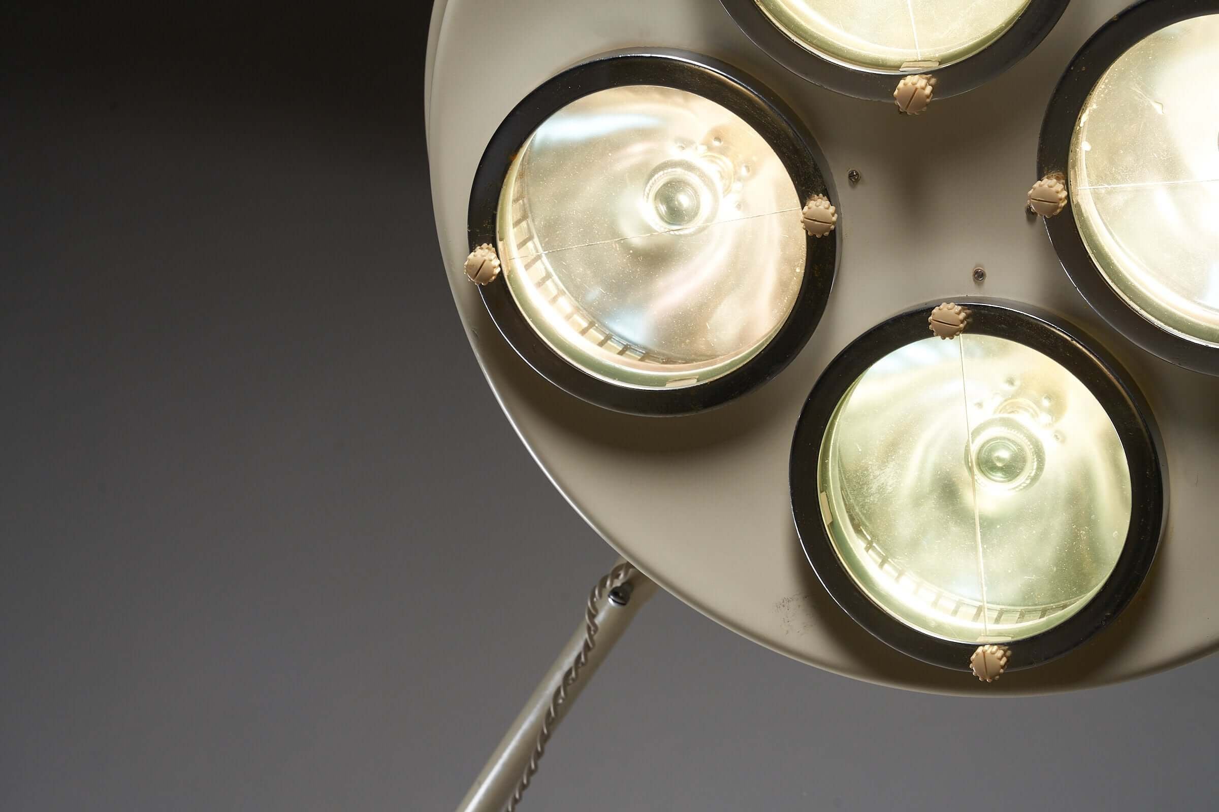 Medical_Floor_Lamp,_Metal_Frame,_1950s,_Europe