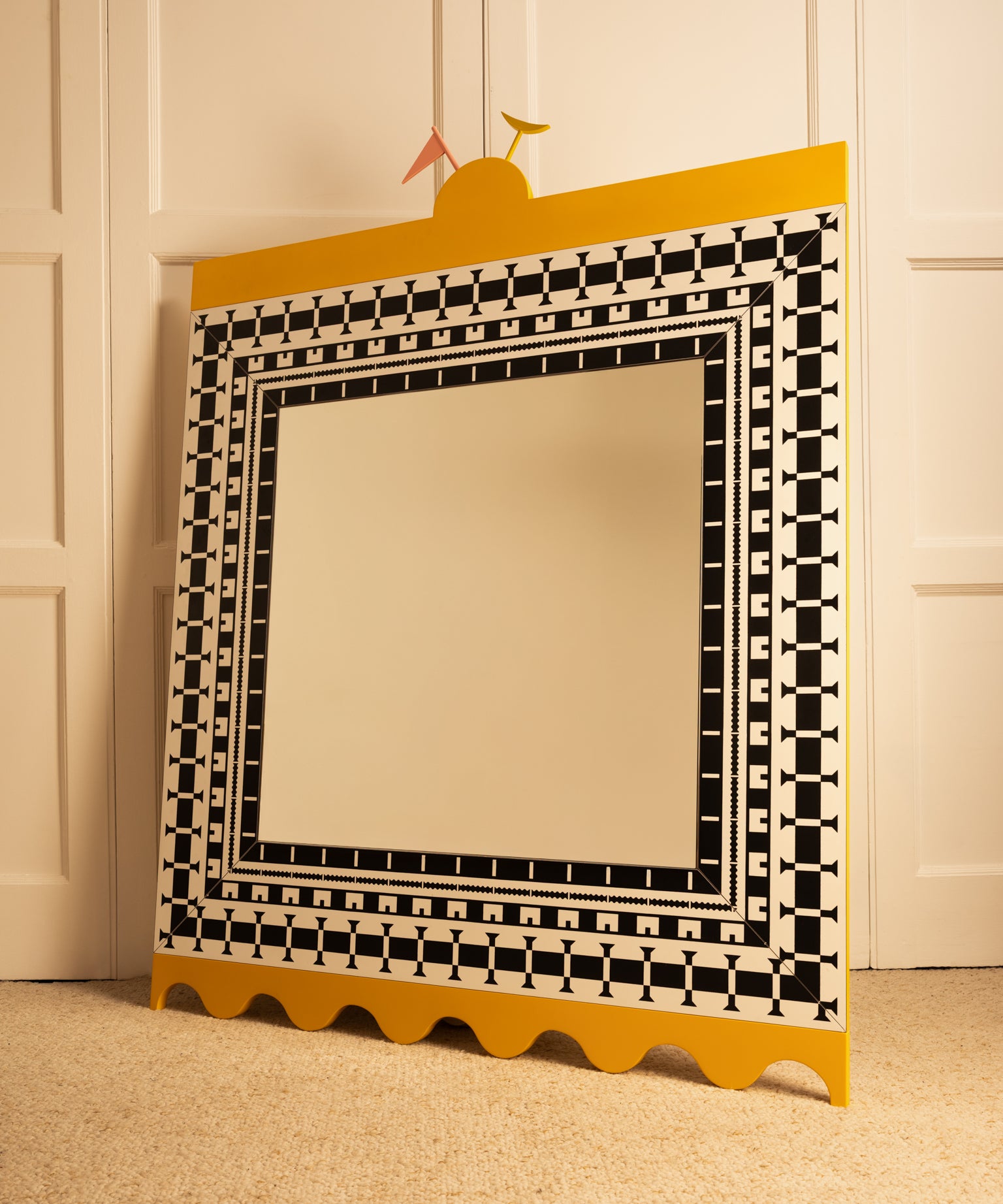 Alessandro_Mendini_Ollo_Wall_Mirror_for_Museo_Alchimia,_1988