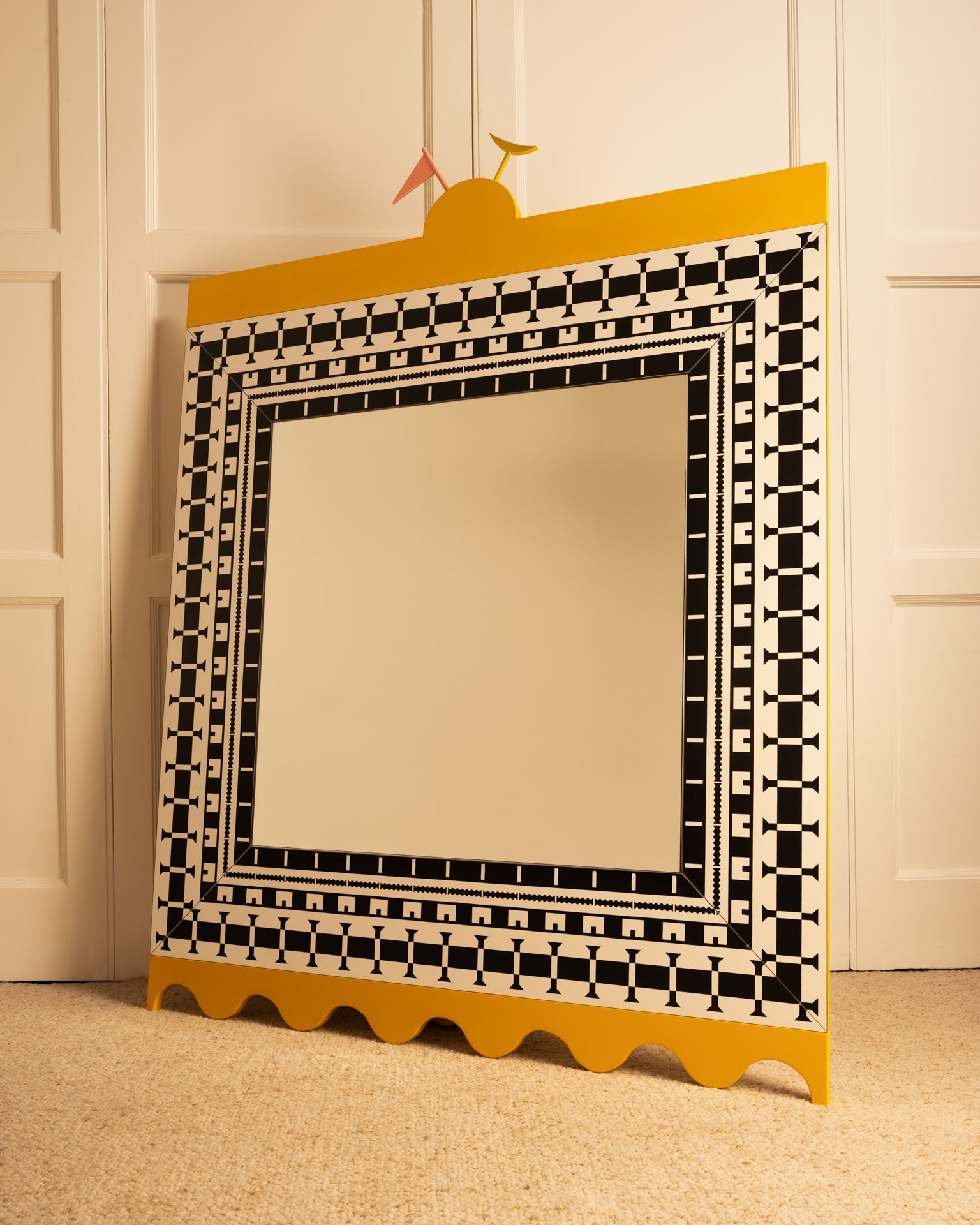 Alessandro_Mendini_Ollo_Wall_Mirror_for_Museo_Alchimia,_1988