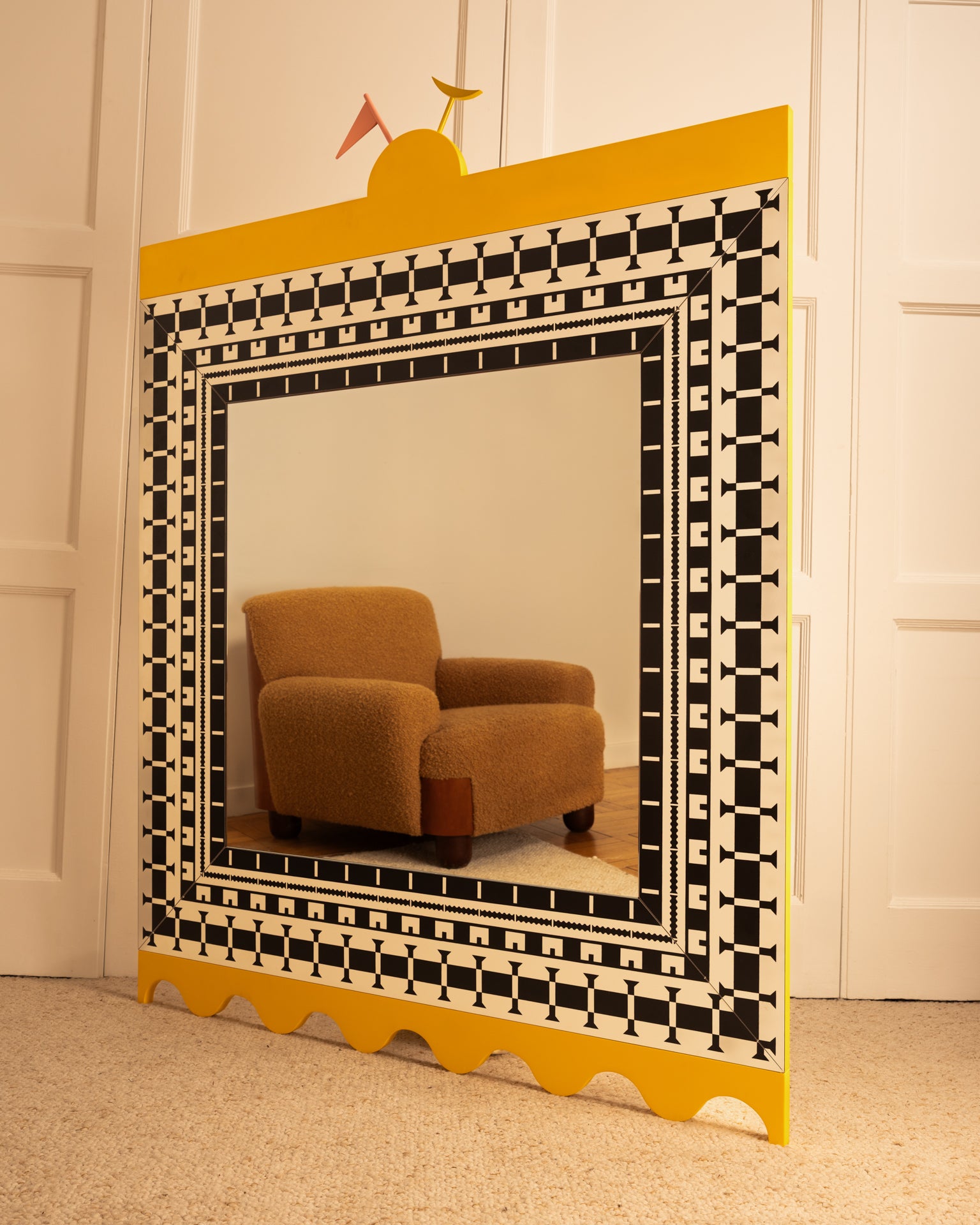 Alessandro_Mendini_Ollo_Wall_Mirror_for_Museo_Alchimia,_1988