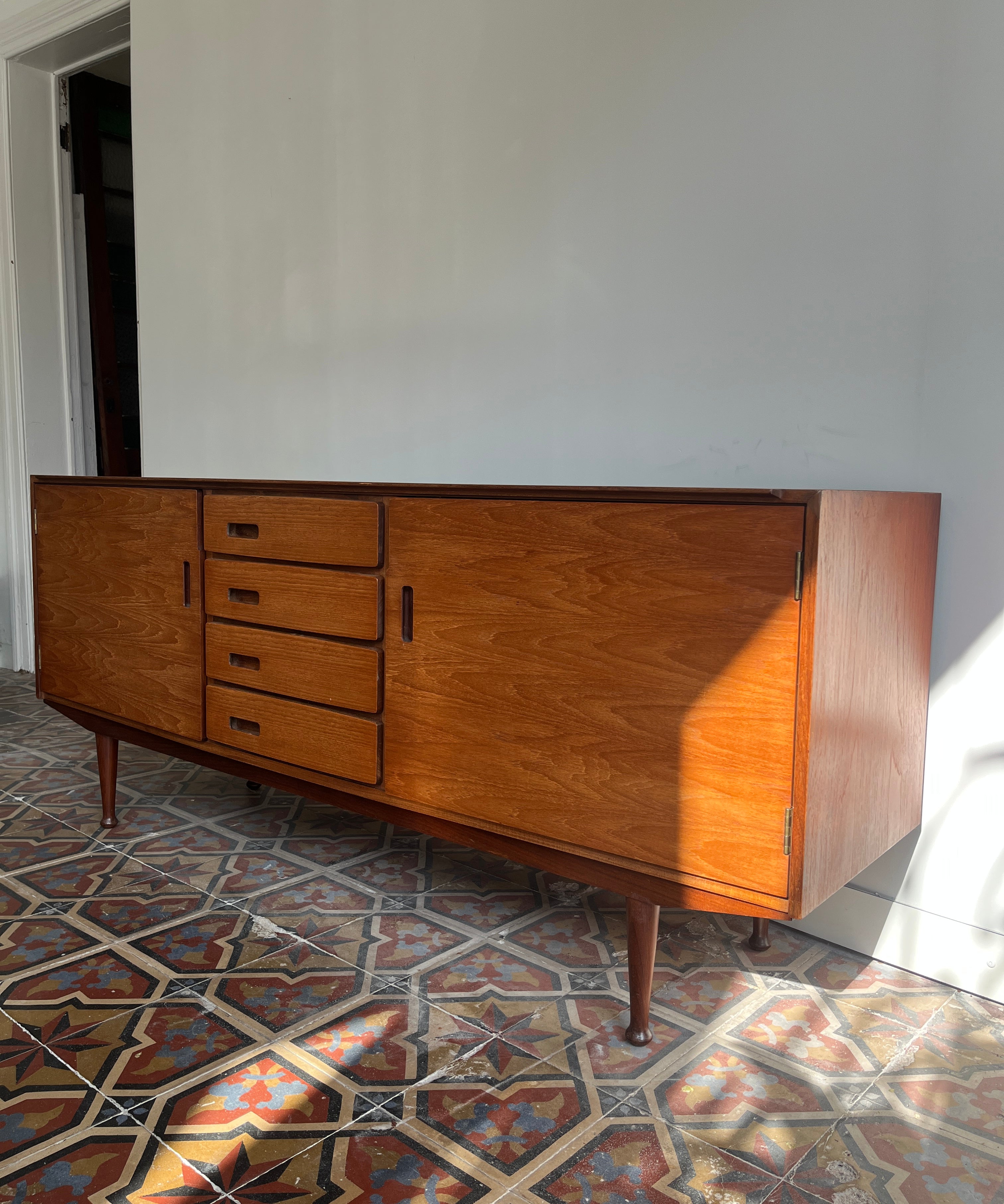 Meredew_Teak_Sideboard,_British_Mid_Century_Modern,_1960s