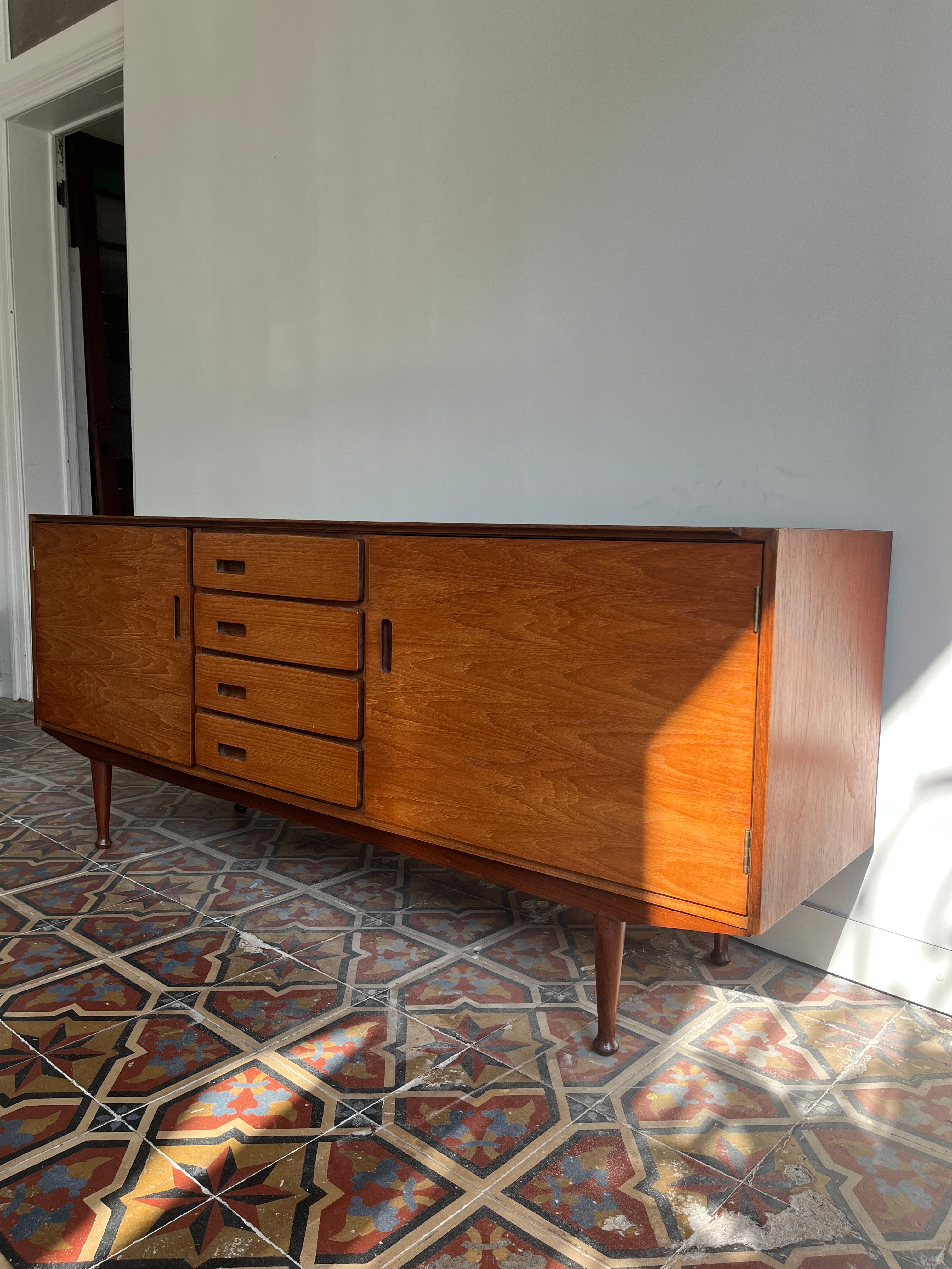 Meredew_Teak_Sideboard,_British_Mid_Century_Modern,_1960s
