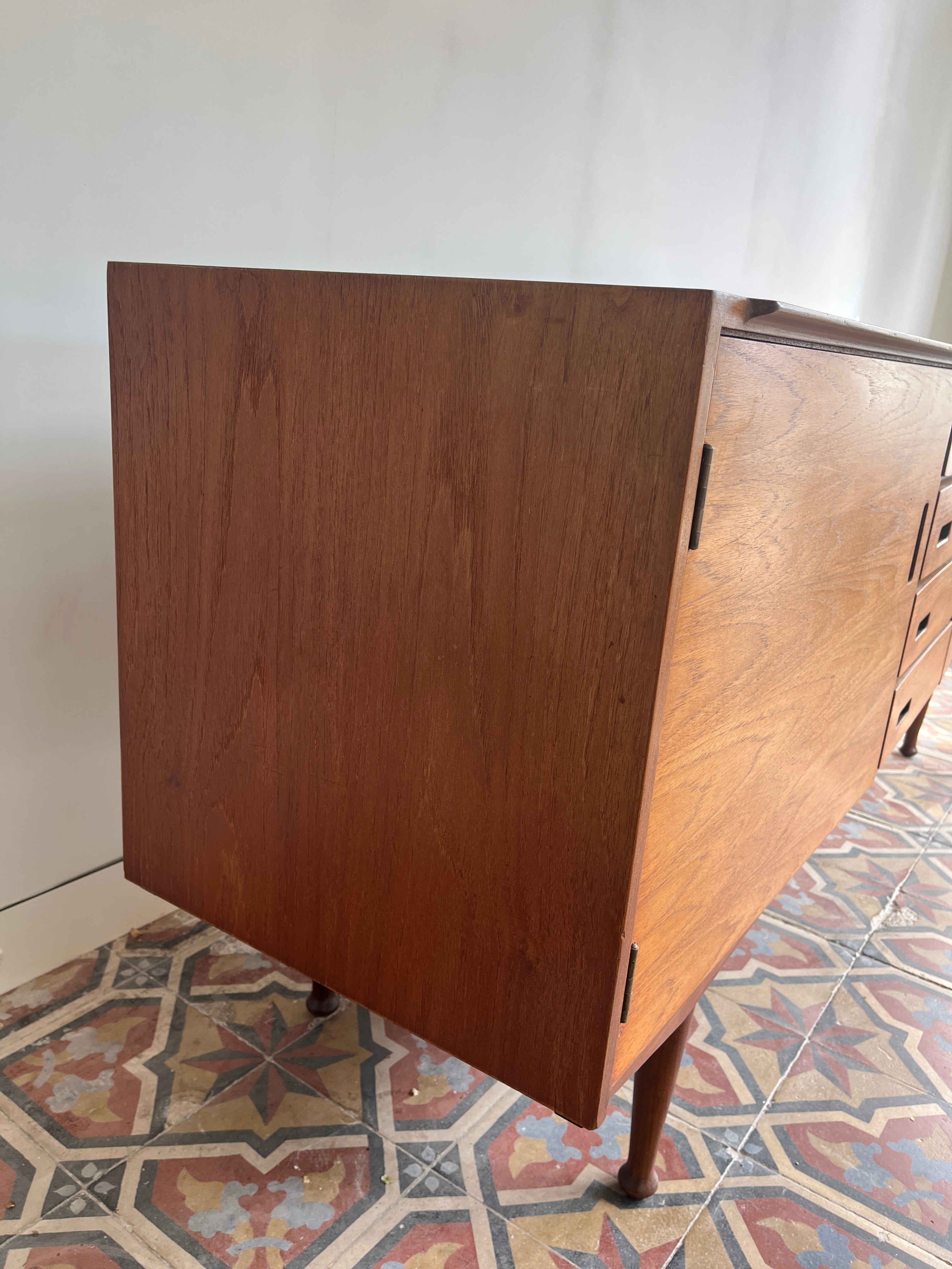 Meredew_Teak_Sideboard,_British_Mid_Century_Modern,_1960s