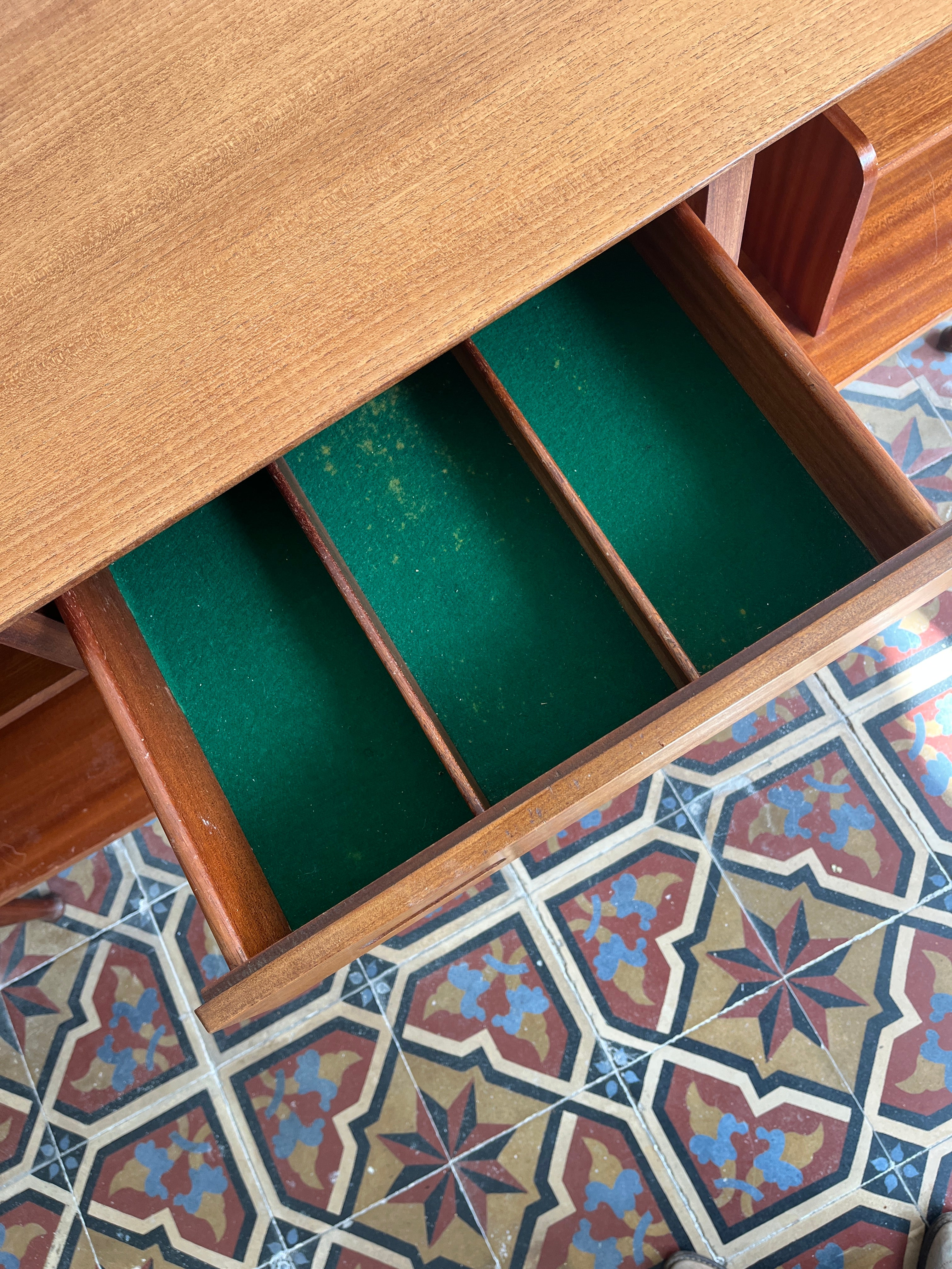 Meredew_Teak_Sideboard,_British_Mid_Century_Modern,_1960s