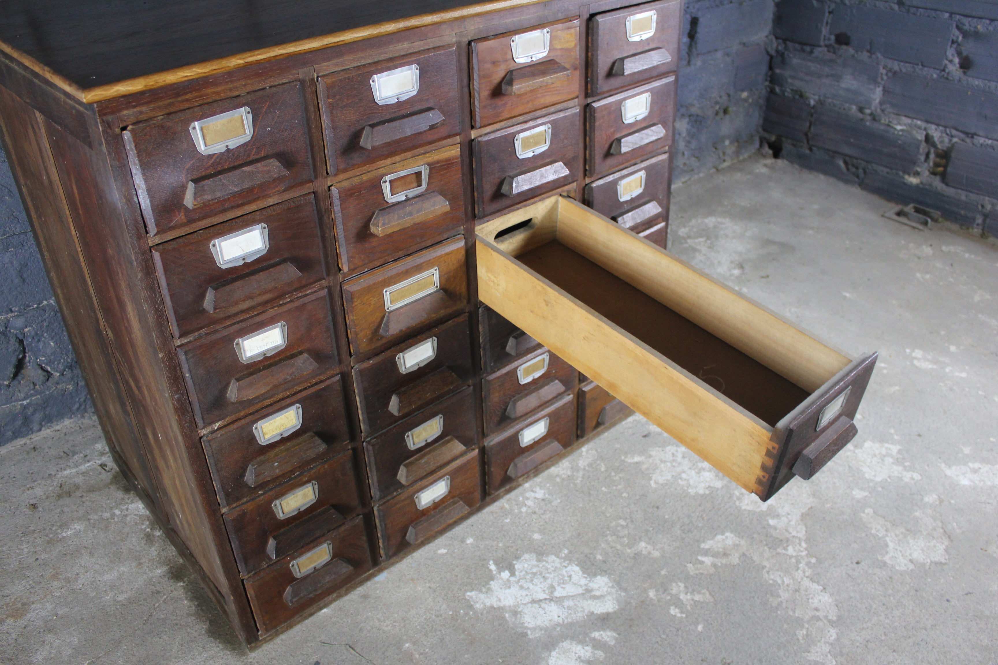 Large_Workshop_Cabinet_with_24_Drawers,_20th_Century,_France