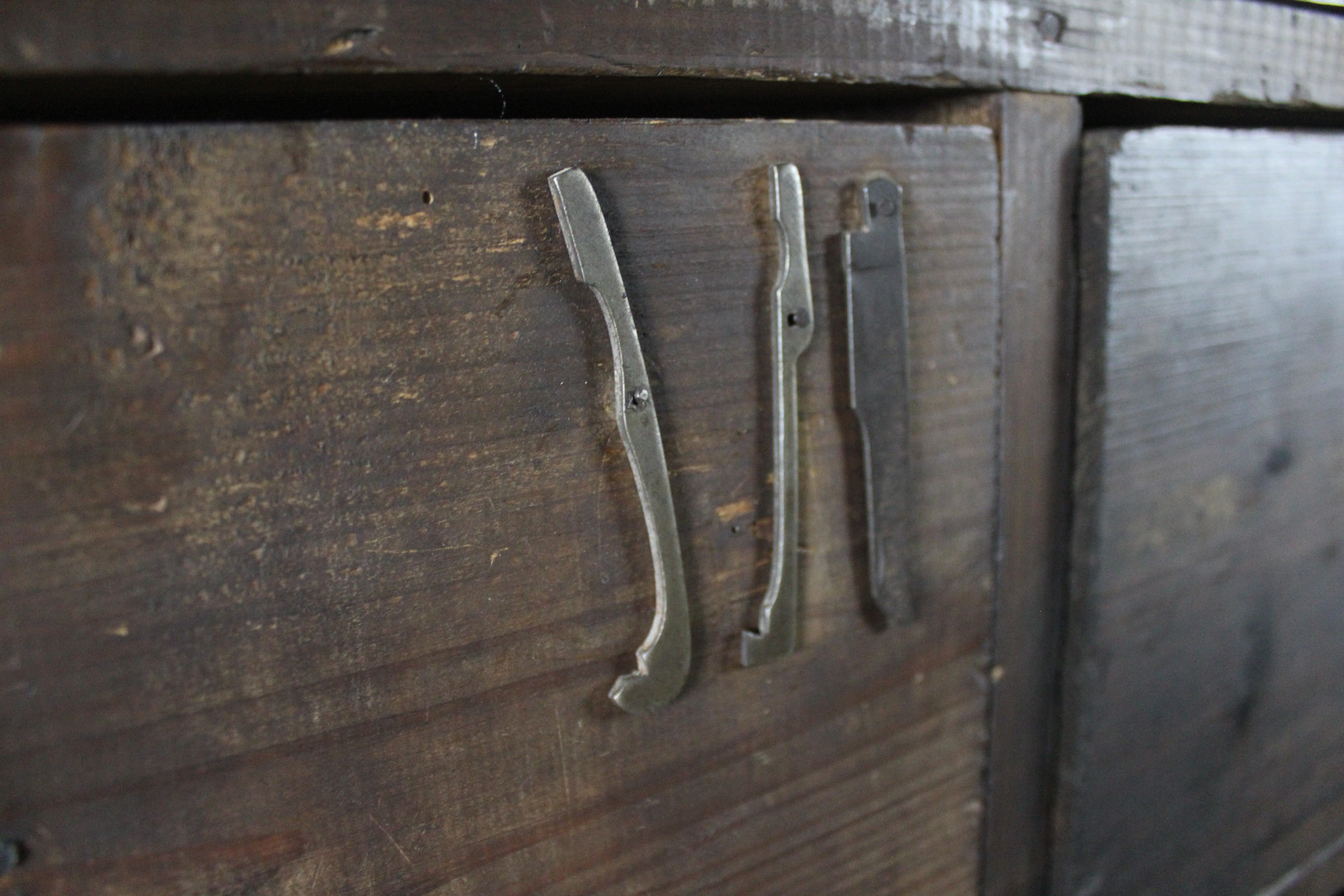 Knife_Maker_Workshop_Cabinet_with_10_Drawers,_20th_Century,_France