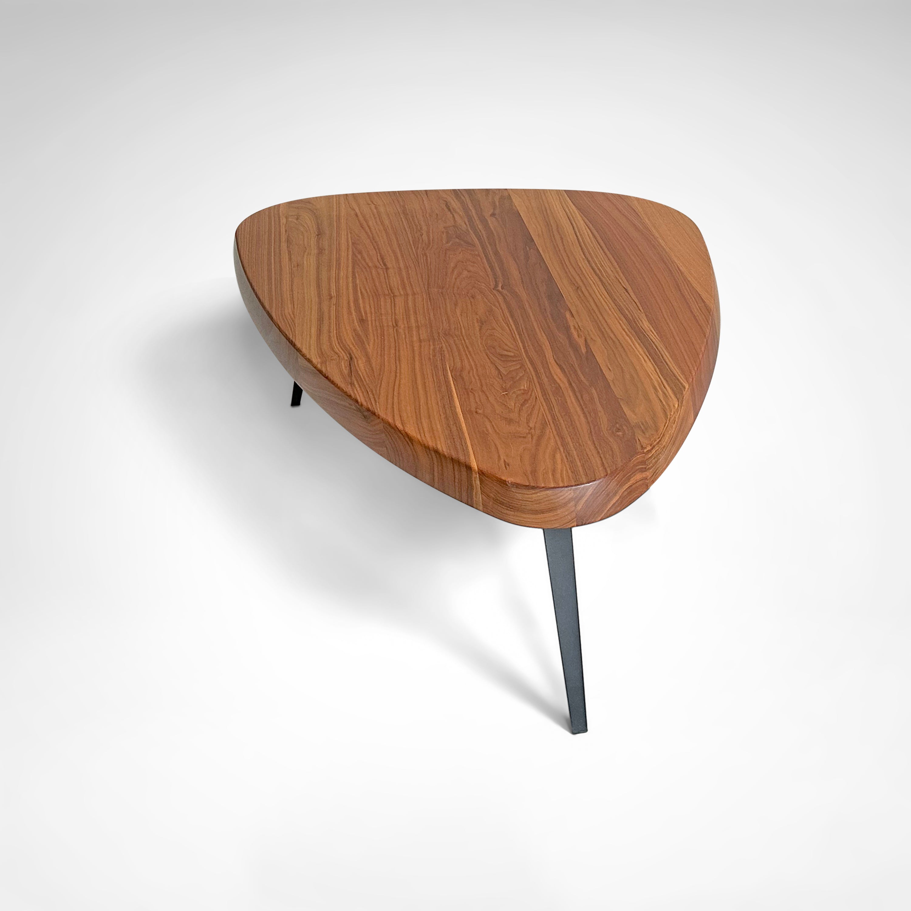 Mexique_walnut_coffee_table_by_Charlotte_Perriand_for_Cassina_2015