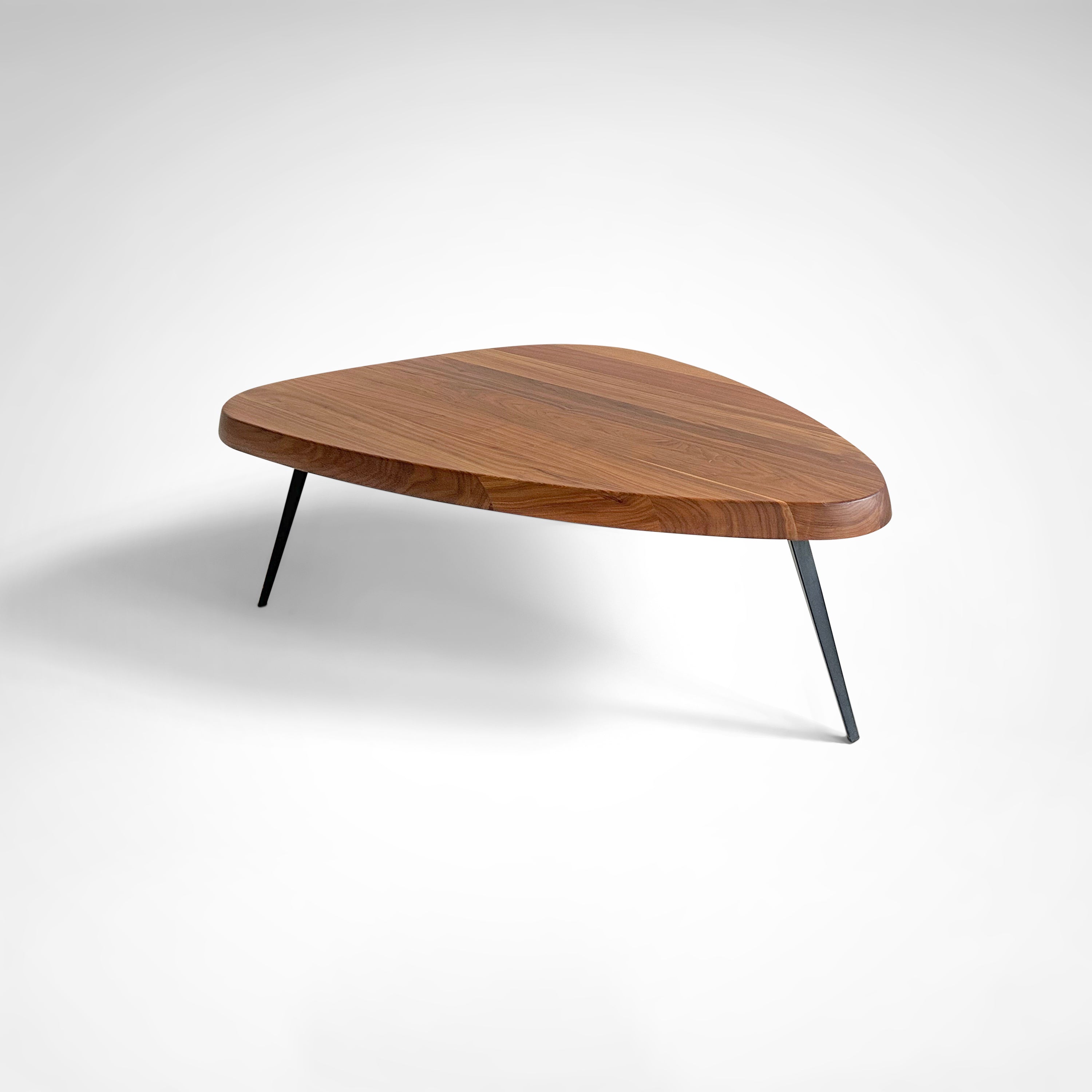 Mexique_walnut_coffee_table_by_Charlotte_Perriand_for_Cassina_2015