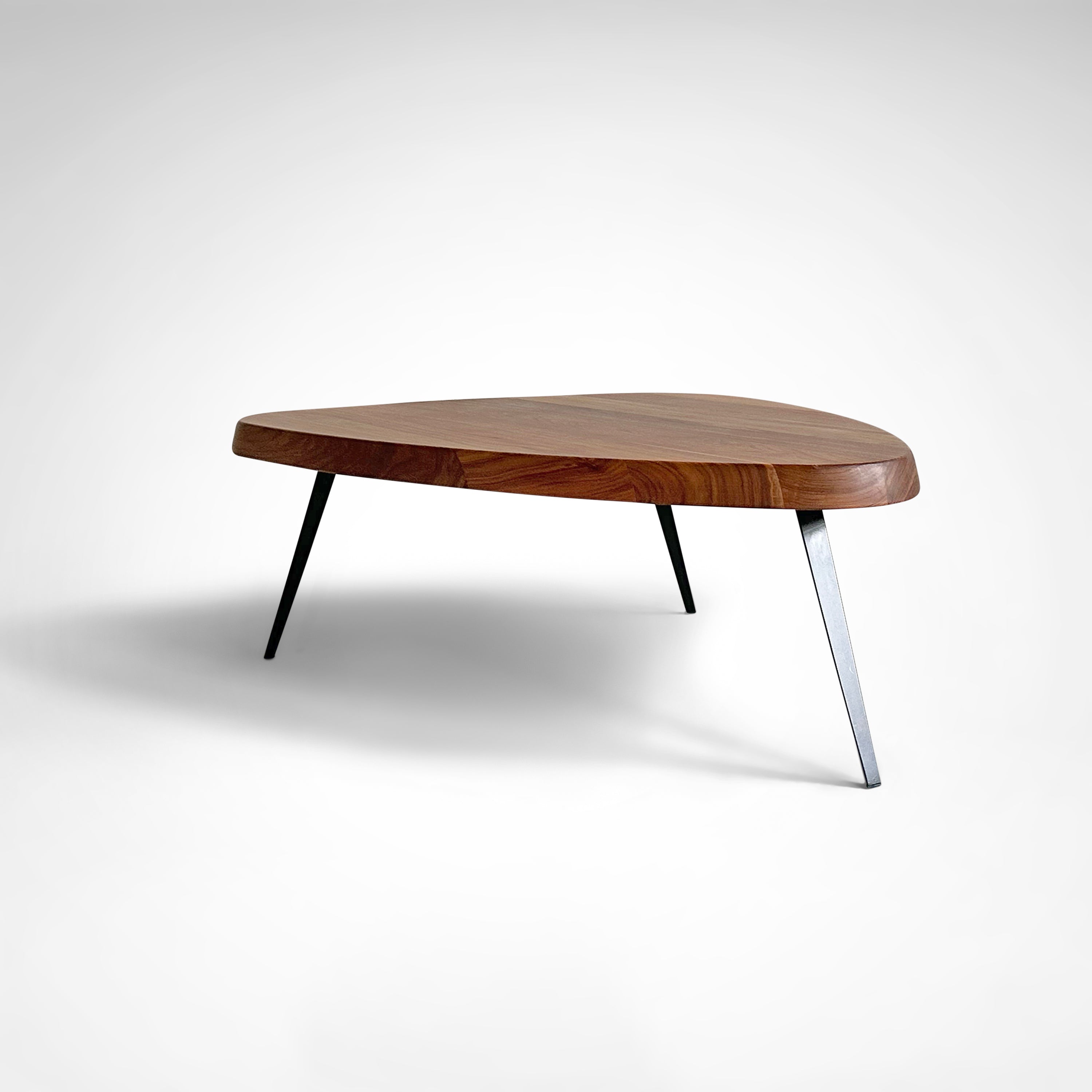 Mexique_walnut_coffee_table_by_Charlotte_Perriand_for_Cassina_2015