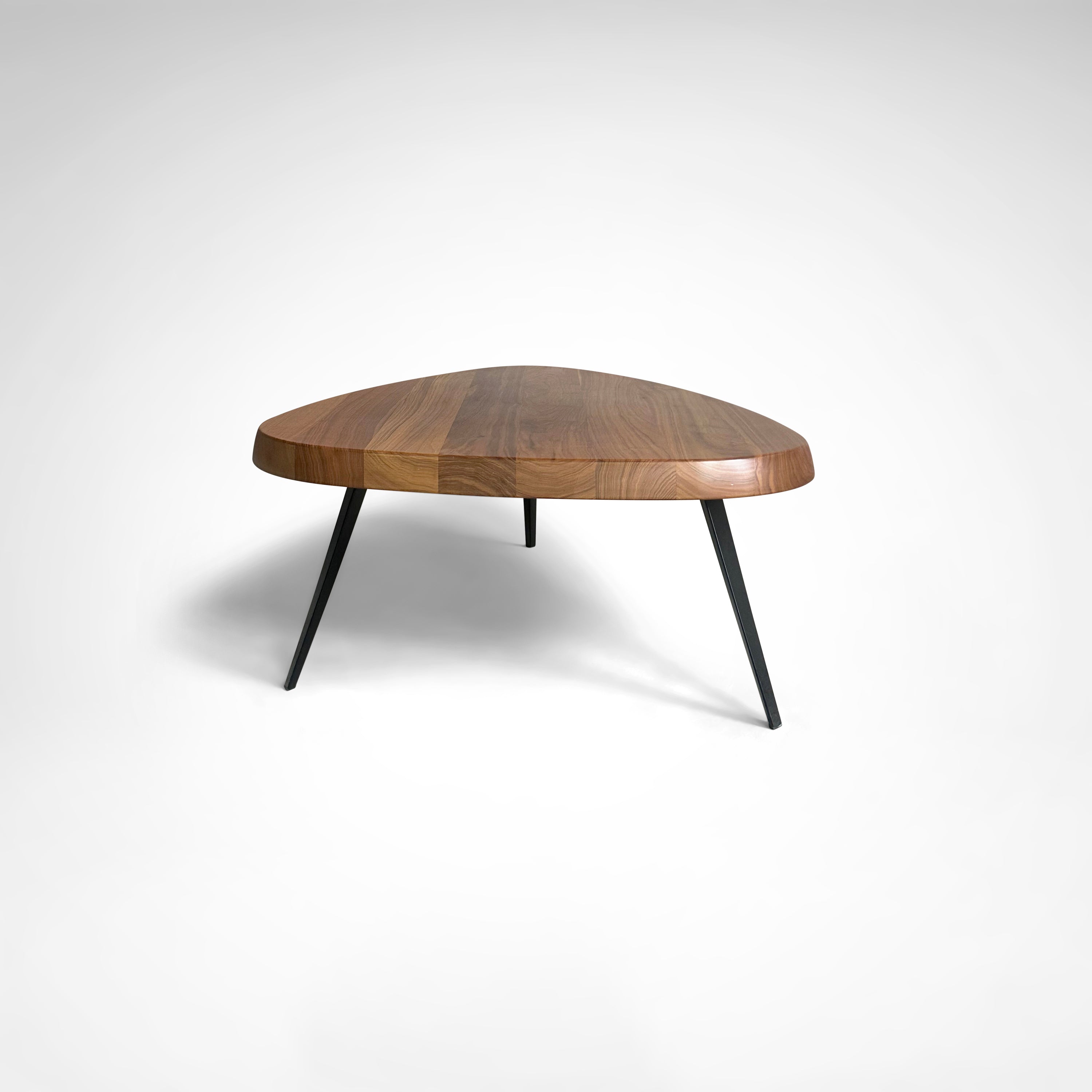 Mexique_walnut_coffee_table_by_Charlotte_Perriand_for_Cassina_2015